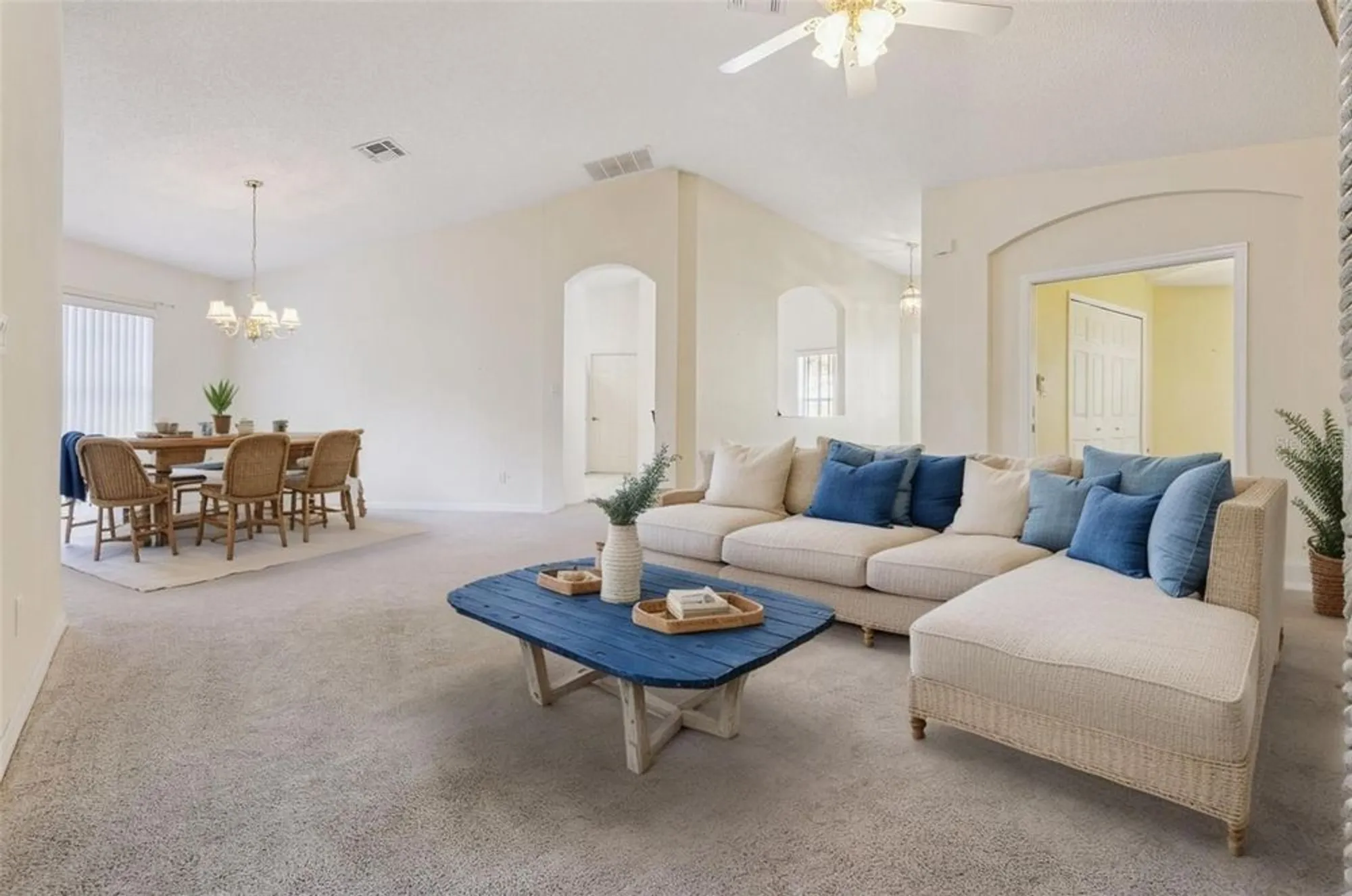 Property Slideshow image 9 of 40 | 4936 sawgrass lake cir, Leesburg, FL, 34748