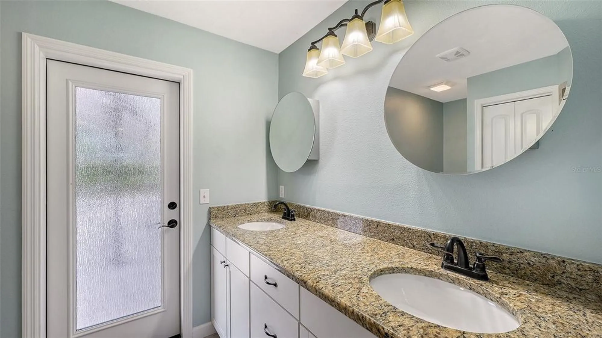 Property Slideshow image 22 of 64 | 8010 conservatory dr, Sarasota, FL, 34243