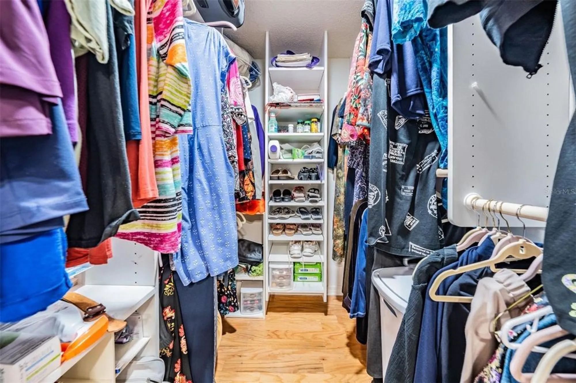 Property Slideshow image 19 of 35 | 2020 lakeview dr 102, Clearwater, FL, 33763