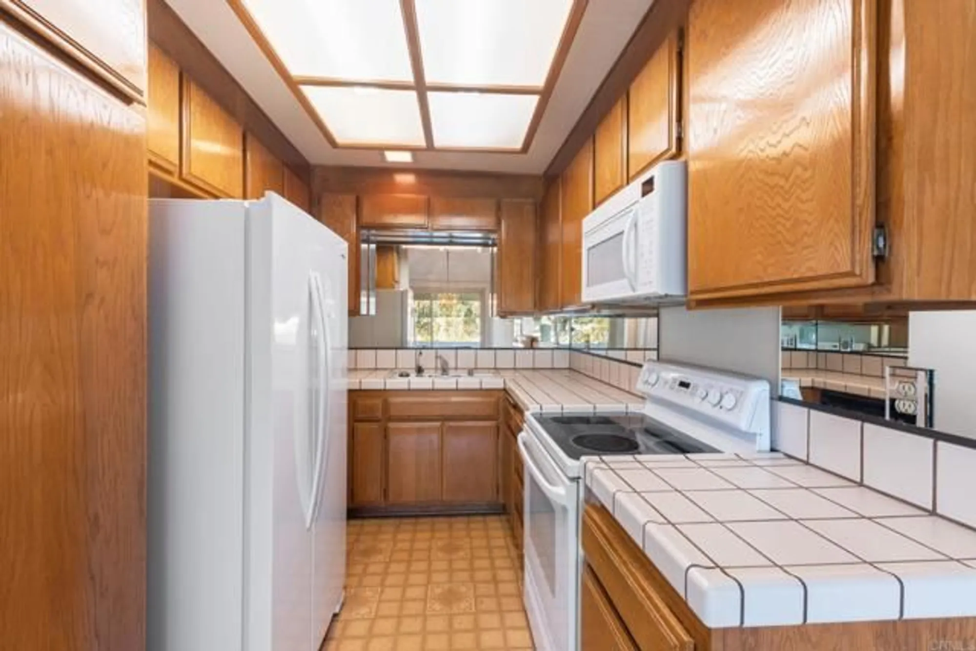 Property Slideshow image 8 of 29 | 1926 springdale ln, Encinitas, CA, 92024