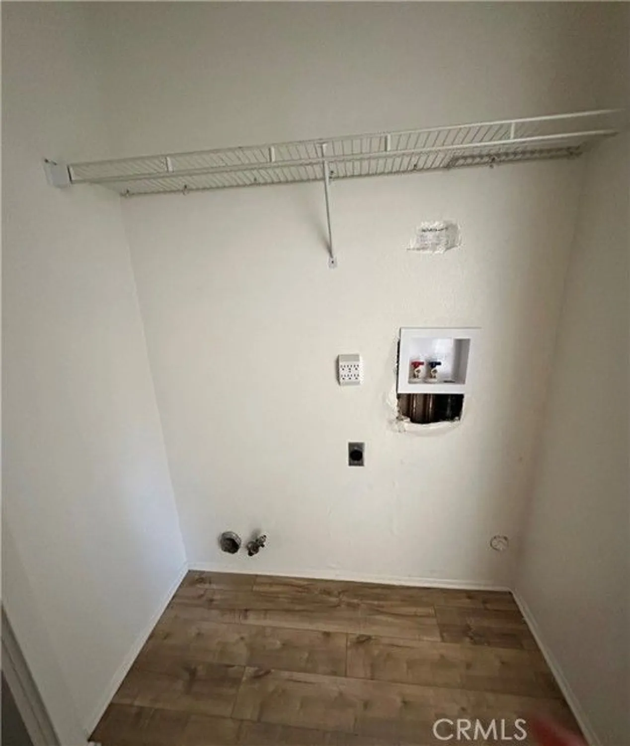 Property Slideshow image 8 of 11 | 19014 primrose ln, Apple Valley, CA, 92308