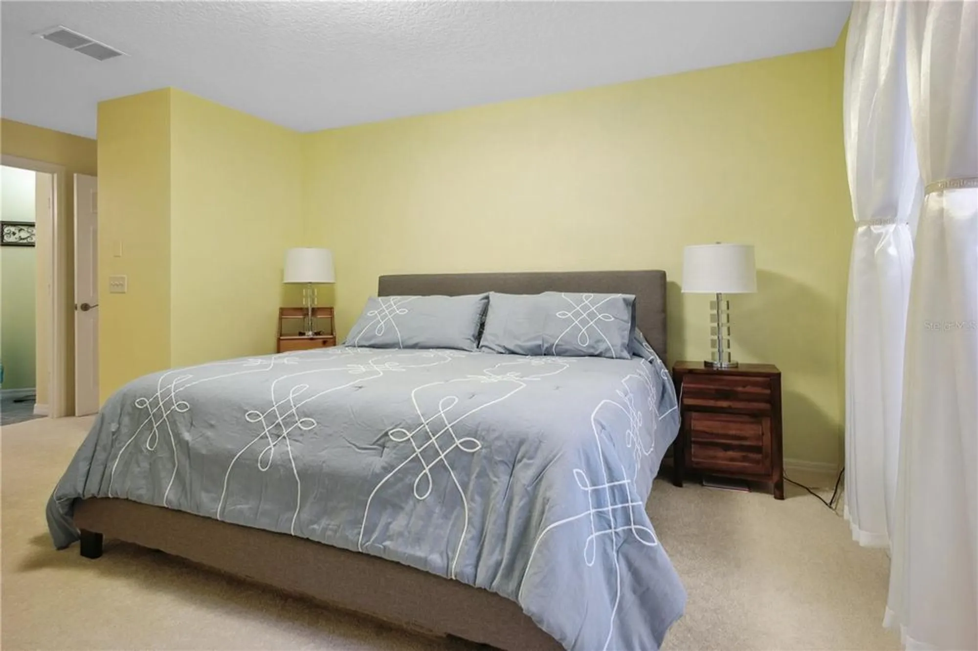 Property Slideshow image 19 of 36 | 516 millifiora ln, Kissimmee, FL, 34759