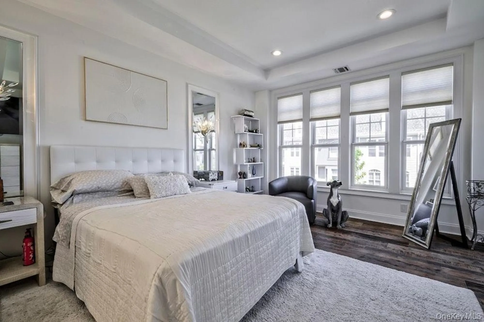 Property Slideshow image 13 of 16 | 323 roosevelt way, Westbury, NY, 11590