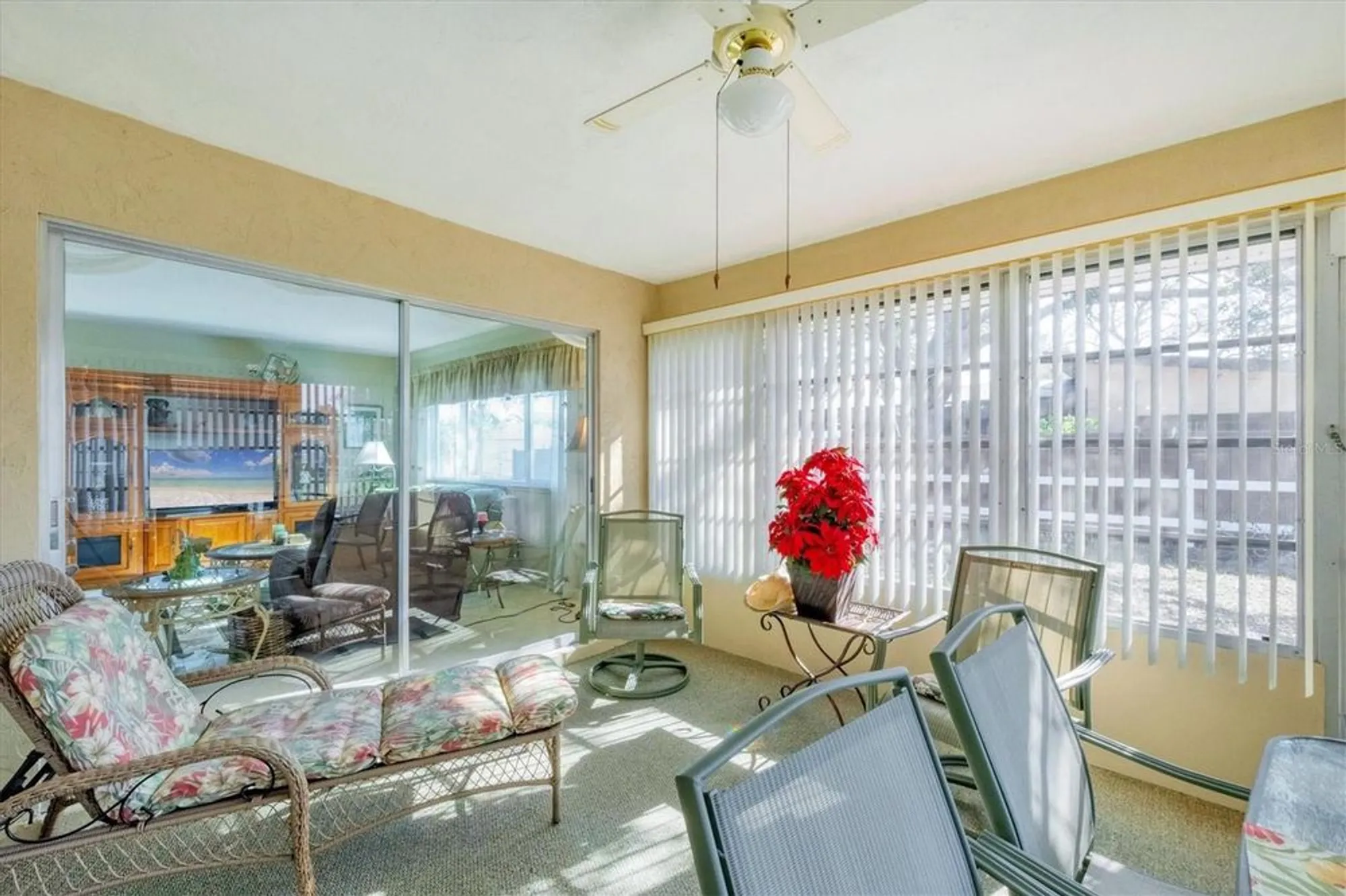 Property Slideshow image 19 of 31 | 3990 overlook bnd 19, Sarasota, FL, 34232