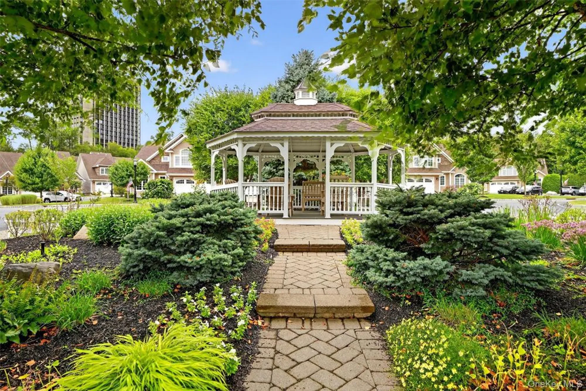 Property Slideshow image 32 of 44 | 29 michael roberts ct, Pearl River, NY, 10965