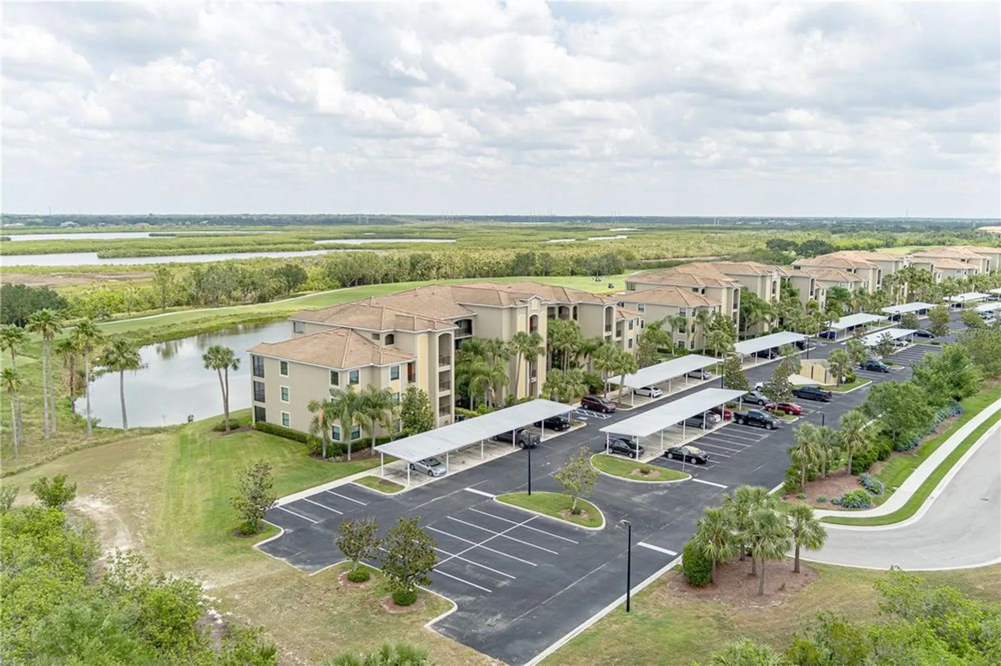 Property Slideshow image 35 of 39 | 7005 river hammock dr 204, Bradenton, FL, 34212