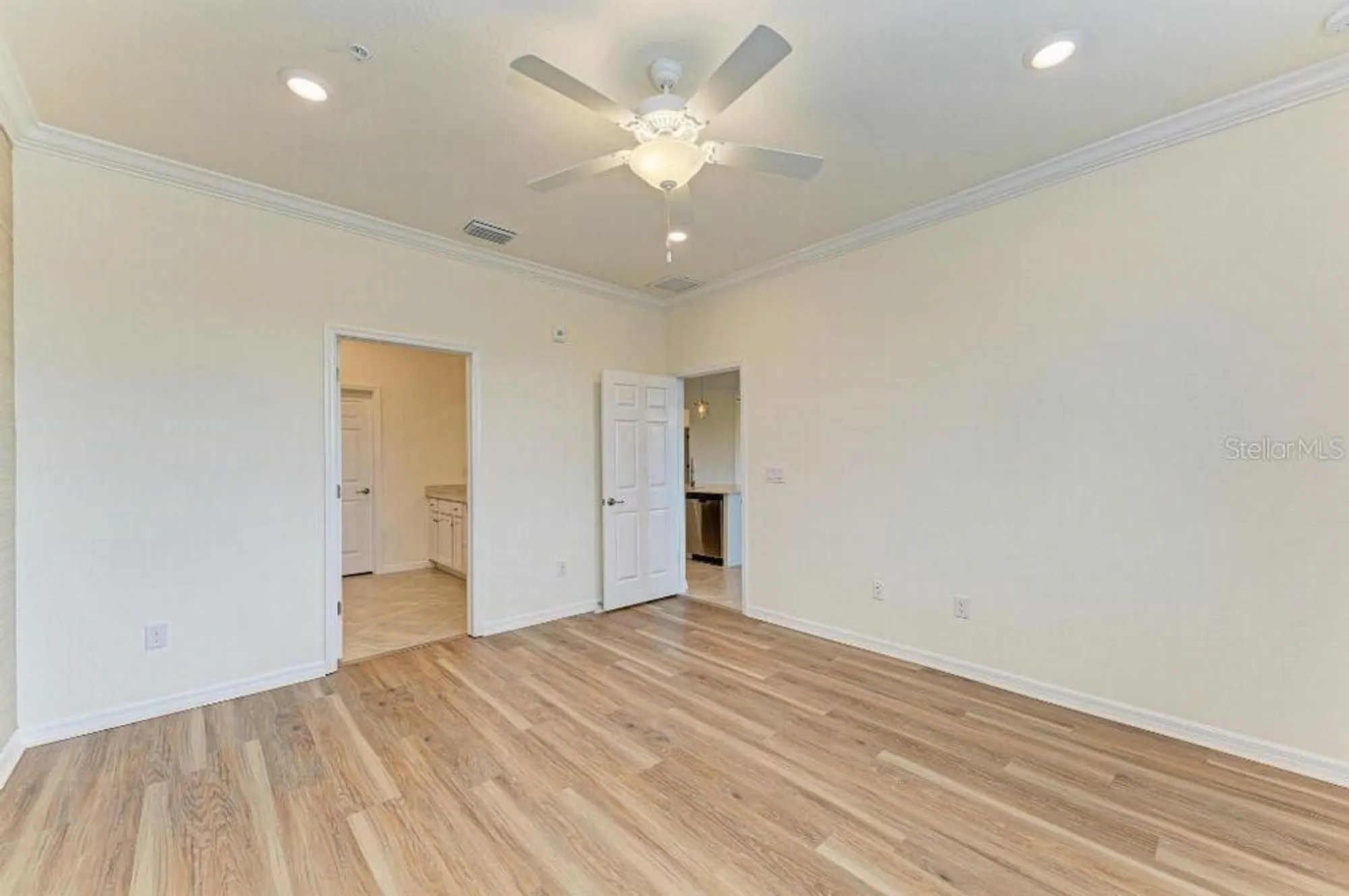Property Slideshow image 18 of 42 | 10043 crooked creek dr unit 202, Venice, FL, 34293