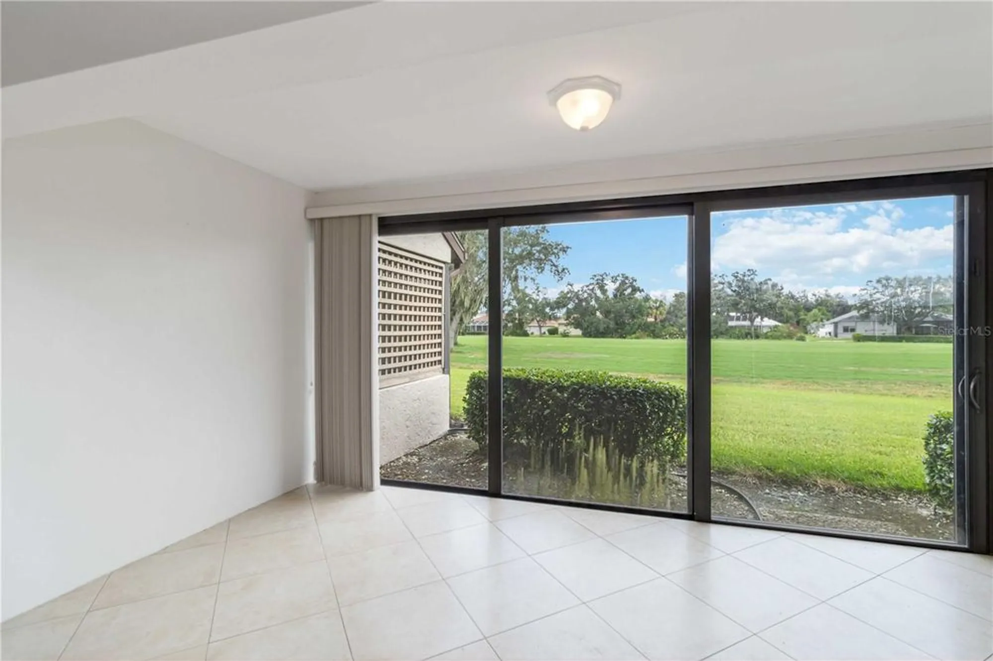 Property Slideshow image 11 of 60 | 6085 clubside dr, Sarasota, FL, 34243