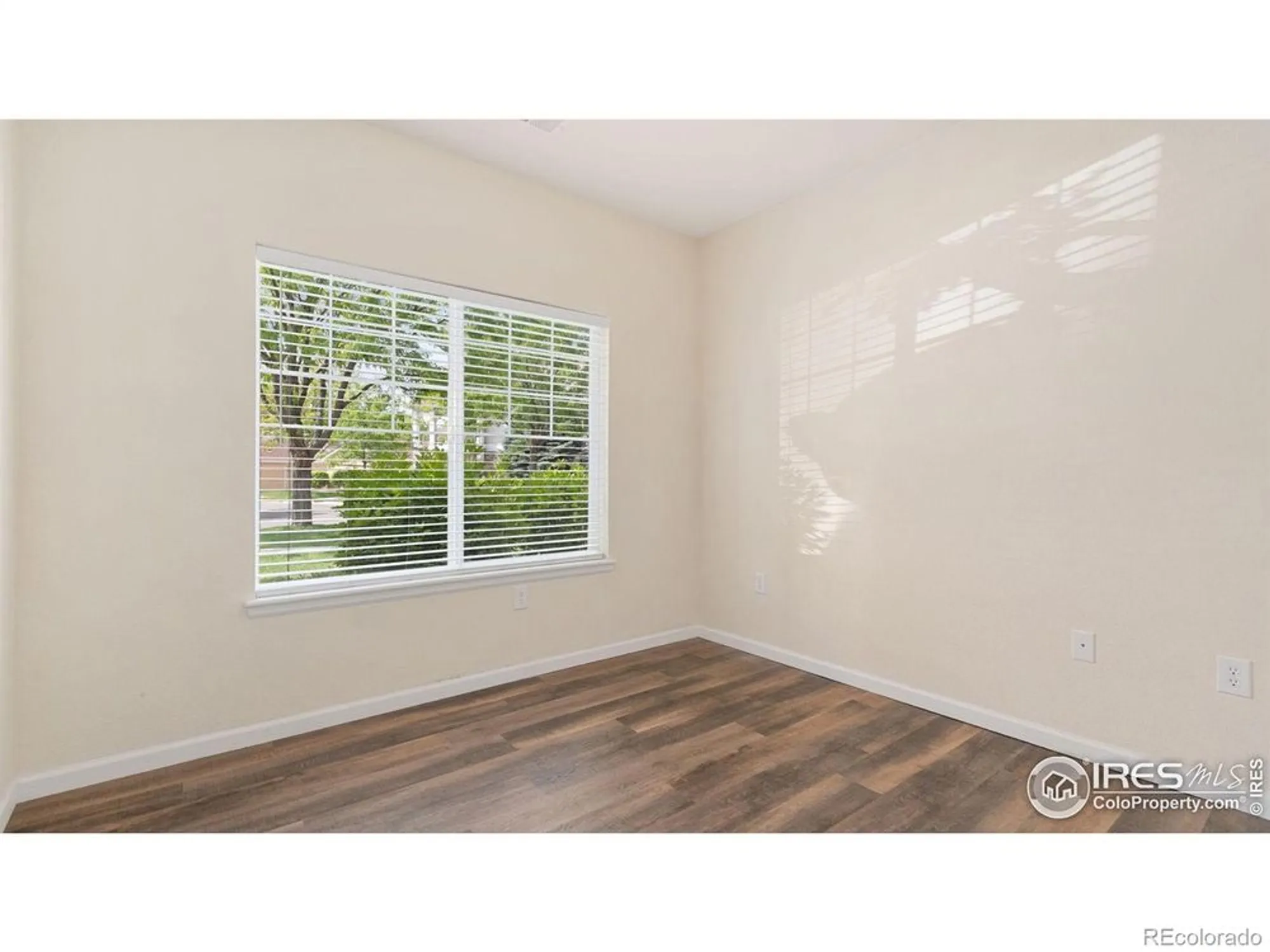 Property Slideshow image 11 of 14 | 4655 hahns peak dr 101, Loveland, CO, 80538