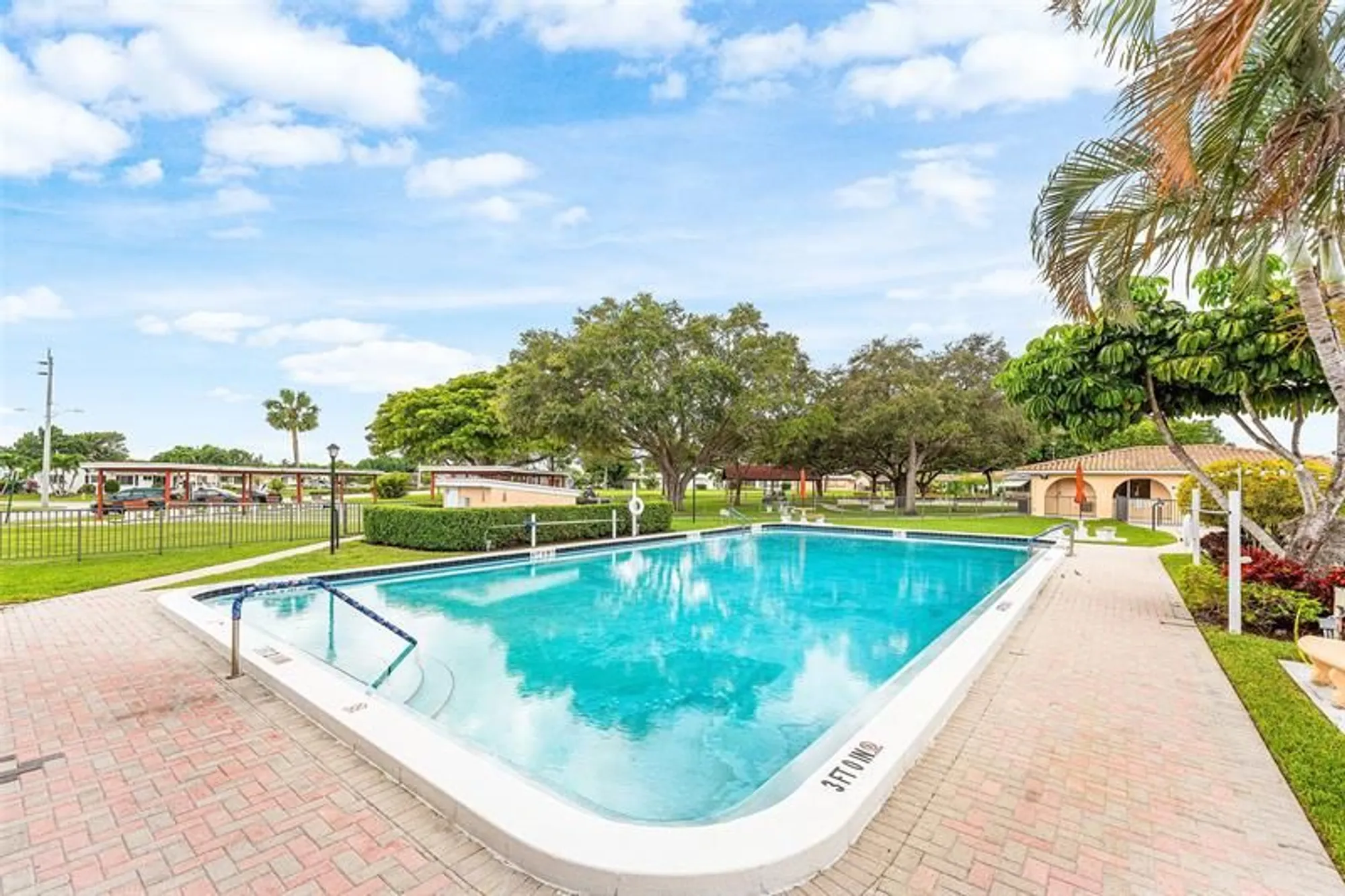 Property Slideshow image 28 of 34 | 4706 nw 43rd ter, Tamarac, FL, 33319