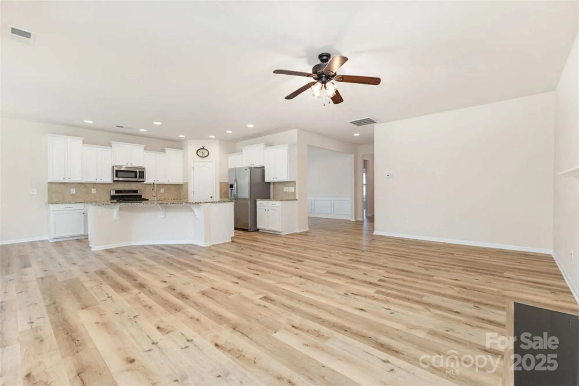 Property Slideshow image 8 of 28 | 6007 edinburgh ln, Fort Mill, SC, 29707