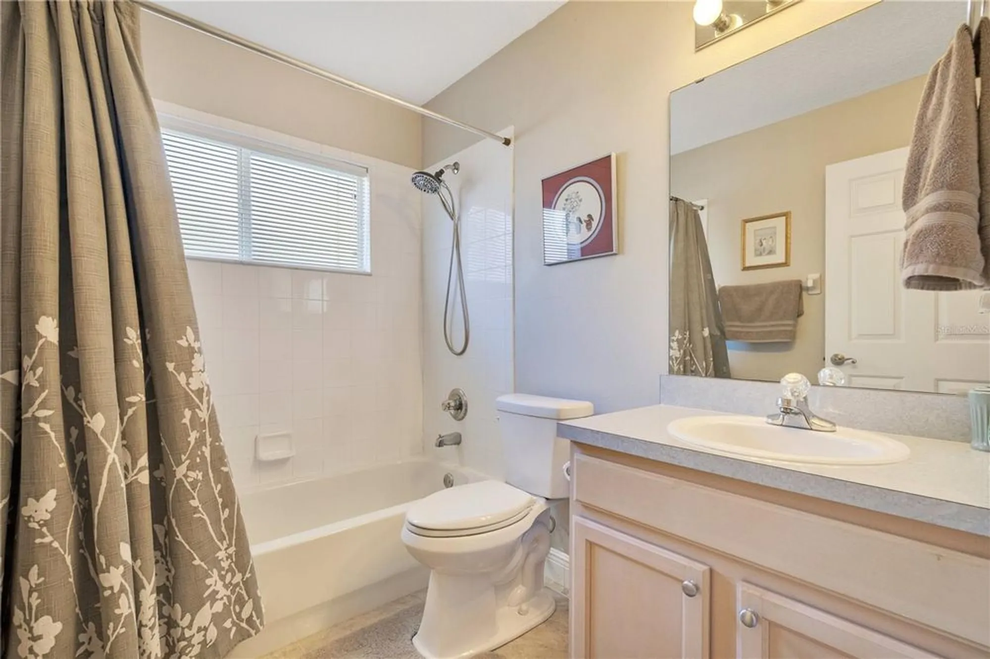 Property Slideshow image 19 of 39 | 25036 cranes roost cir, Leesburg, FL, 34748