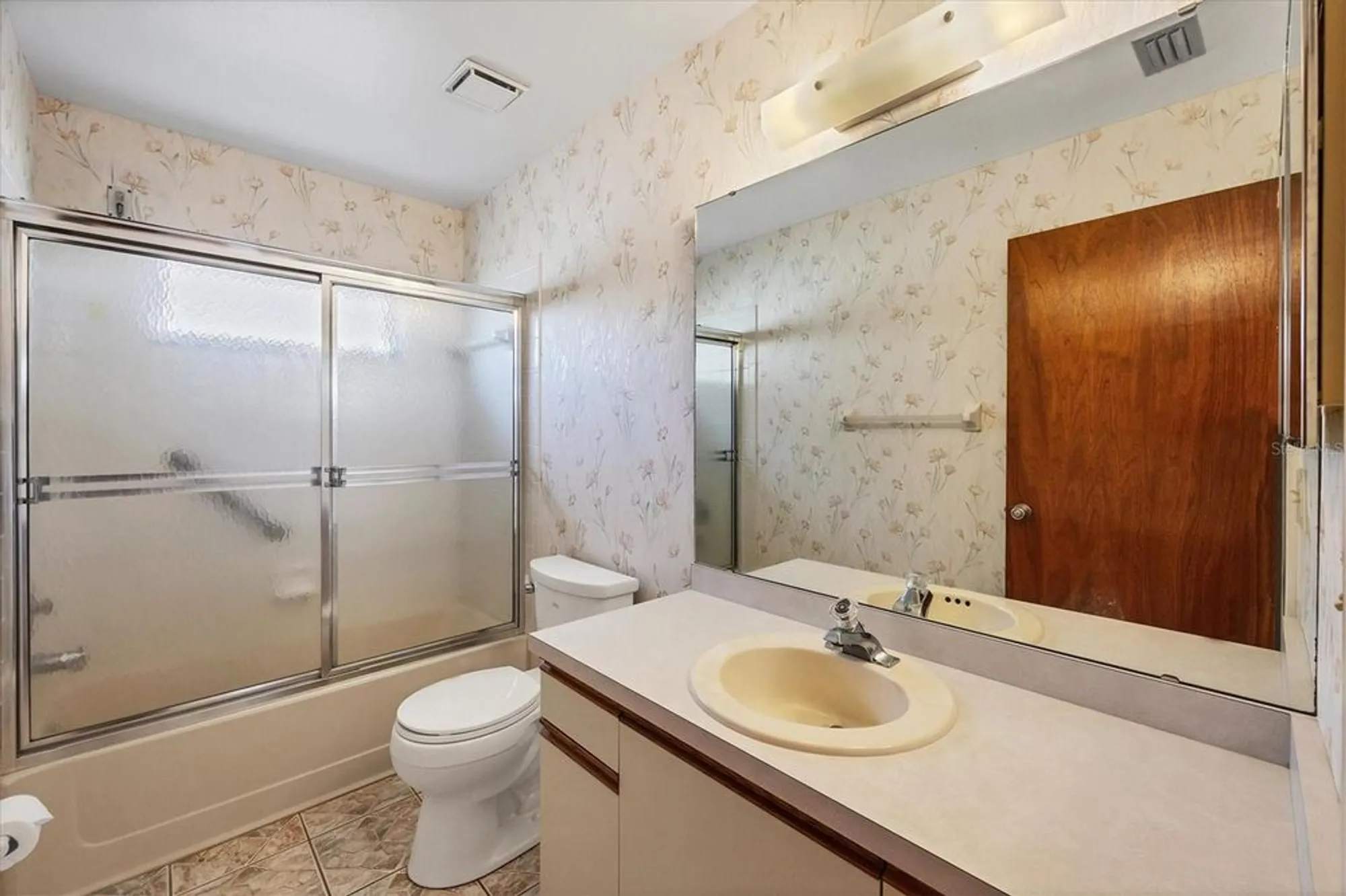 Property Slideshow image 27 of 55 | 606 chestnut ln, Englewood, FL, 34223