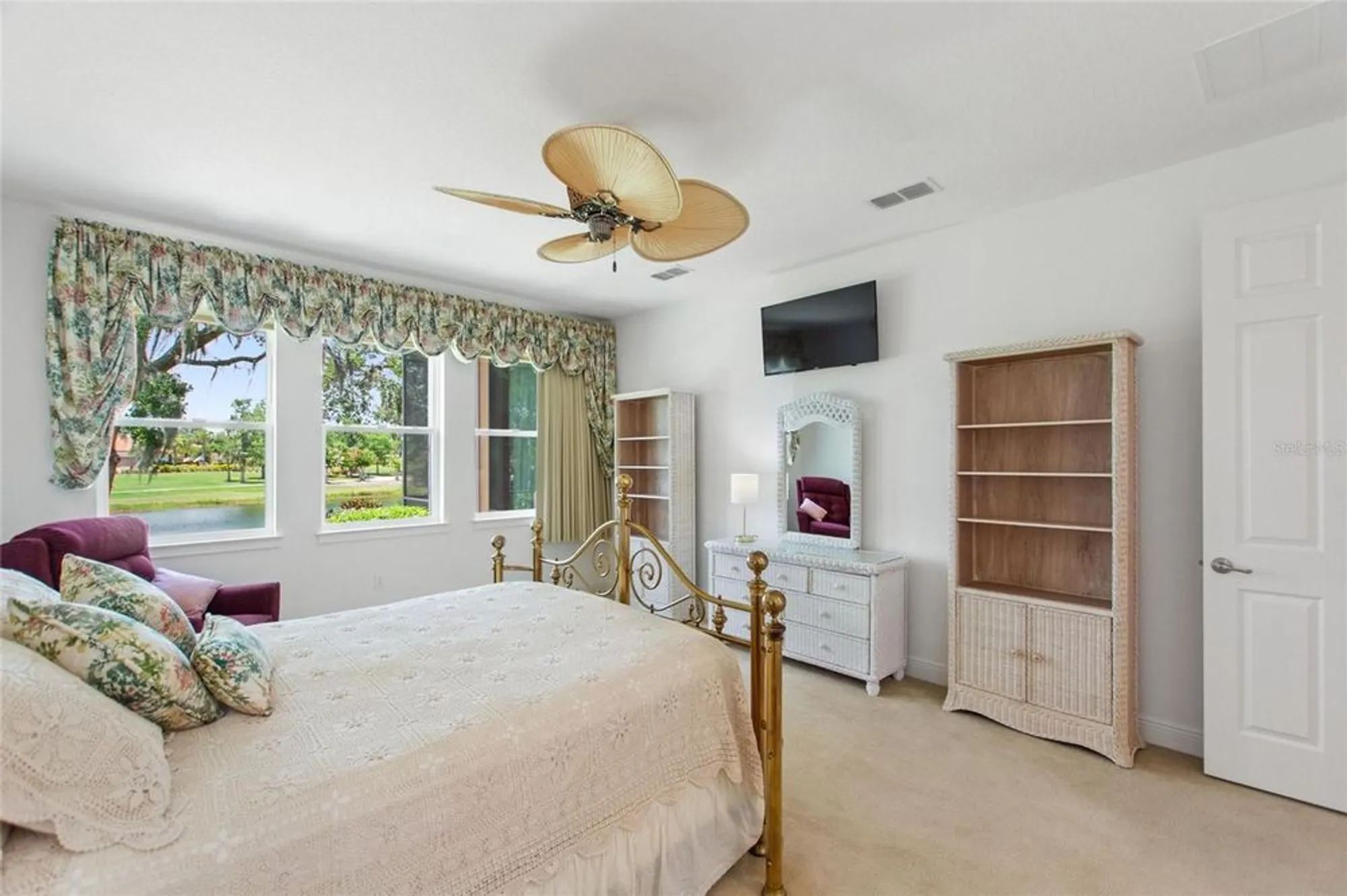 Property Slideshow image 25 of 99 | 346 treviso dr, Kissimmee, FL, 34759