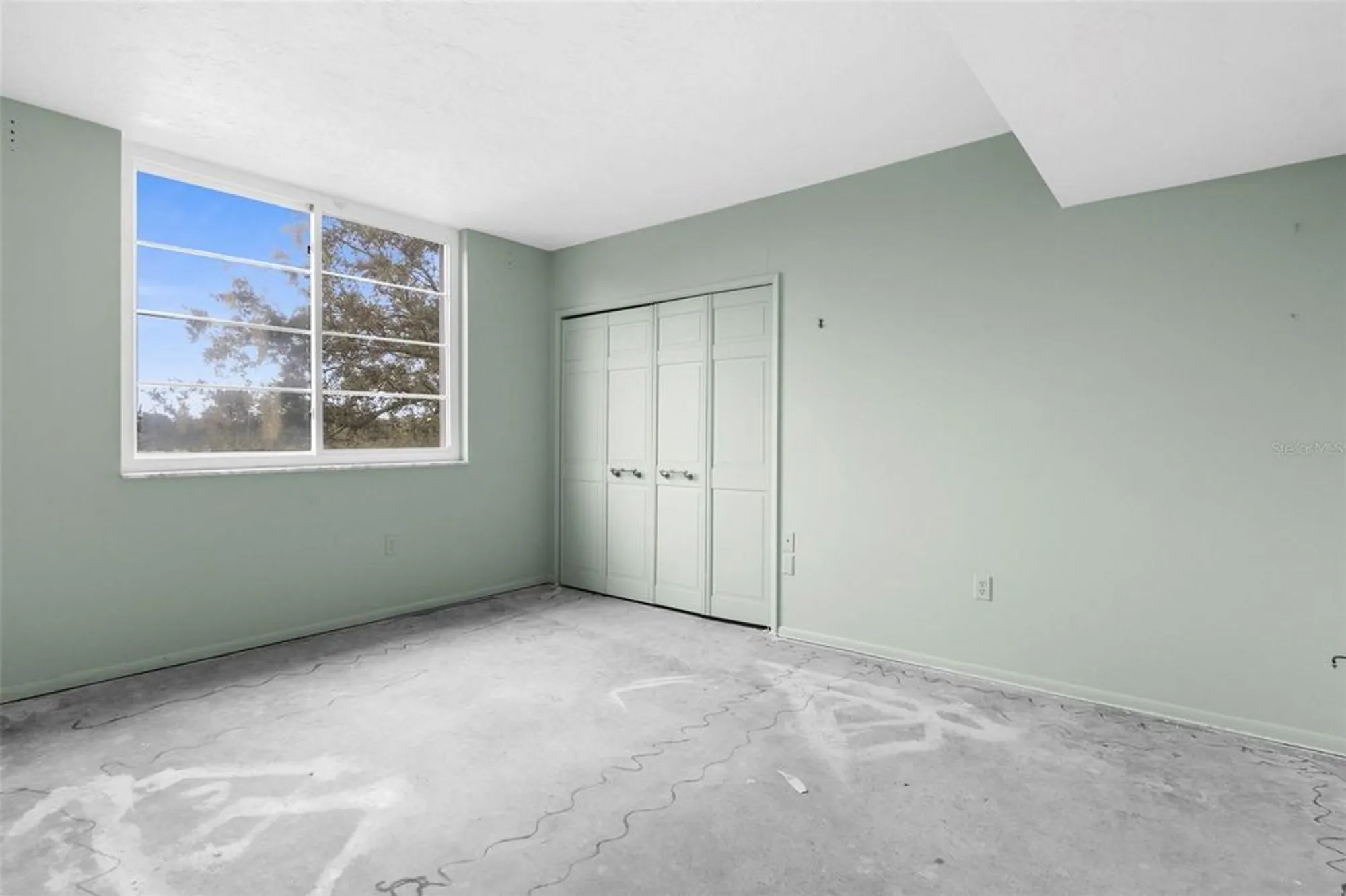 Property Slideshow image 17 of 23 | 7461 w country club dr 310, Sarasota, FL, 34243