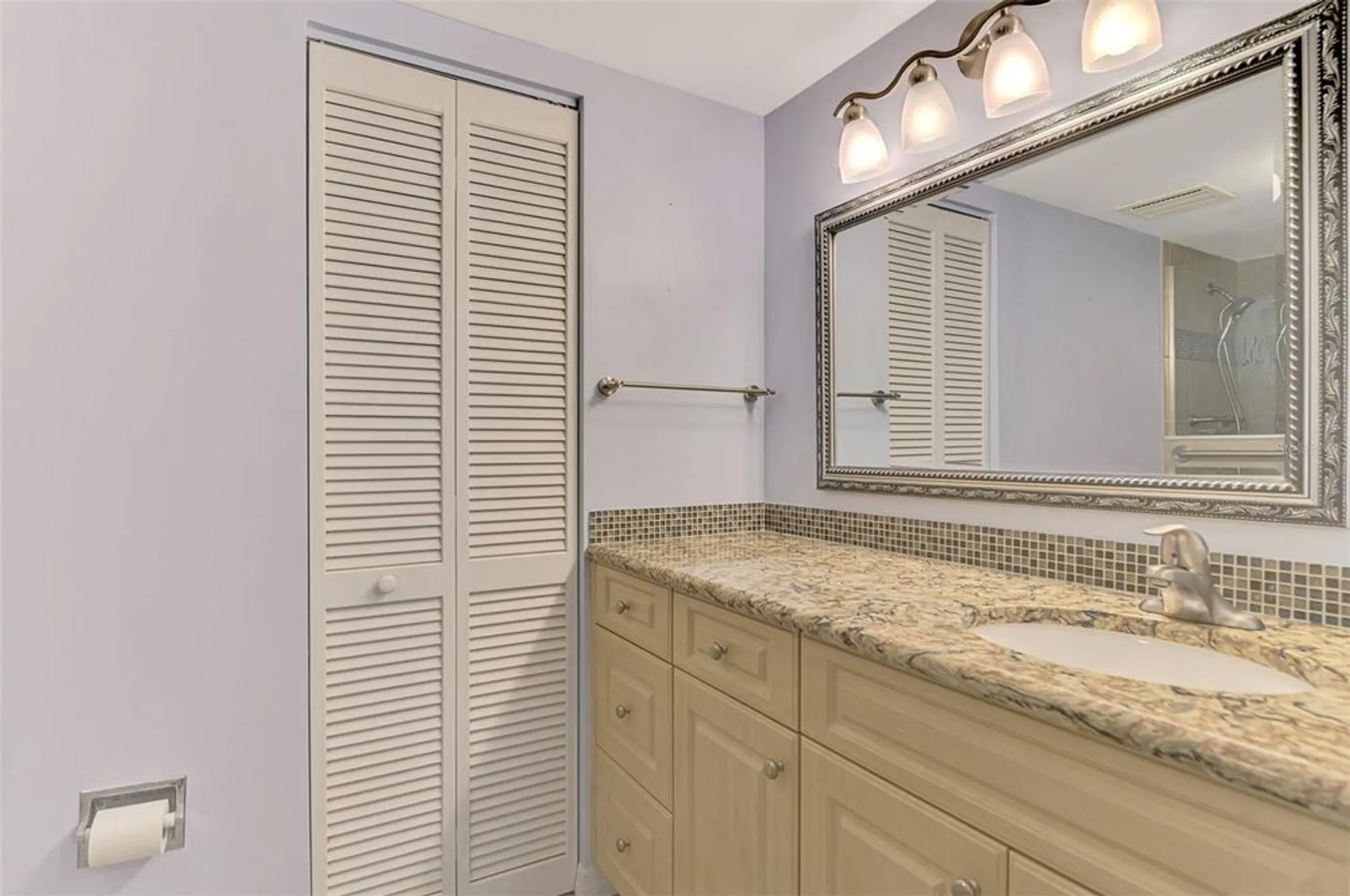 Property Slideshow image 26 of 58 | 420 wexford cir # 124, Venice, FL, 34293