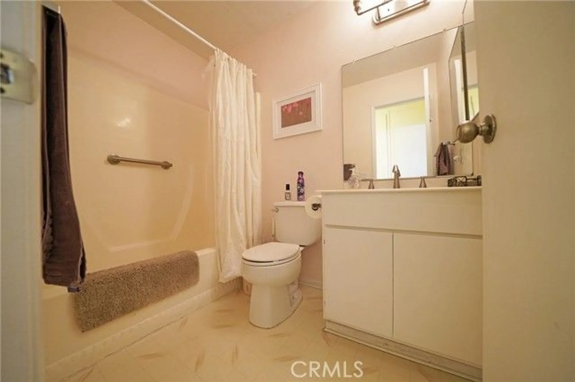 Property Slideshow image 12 of 18 | 26360 oakspur dr a, Newhall, CA, 91321