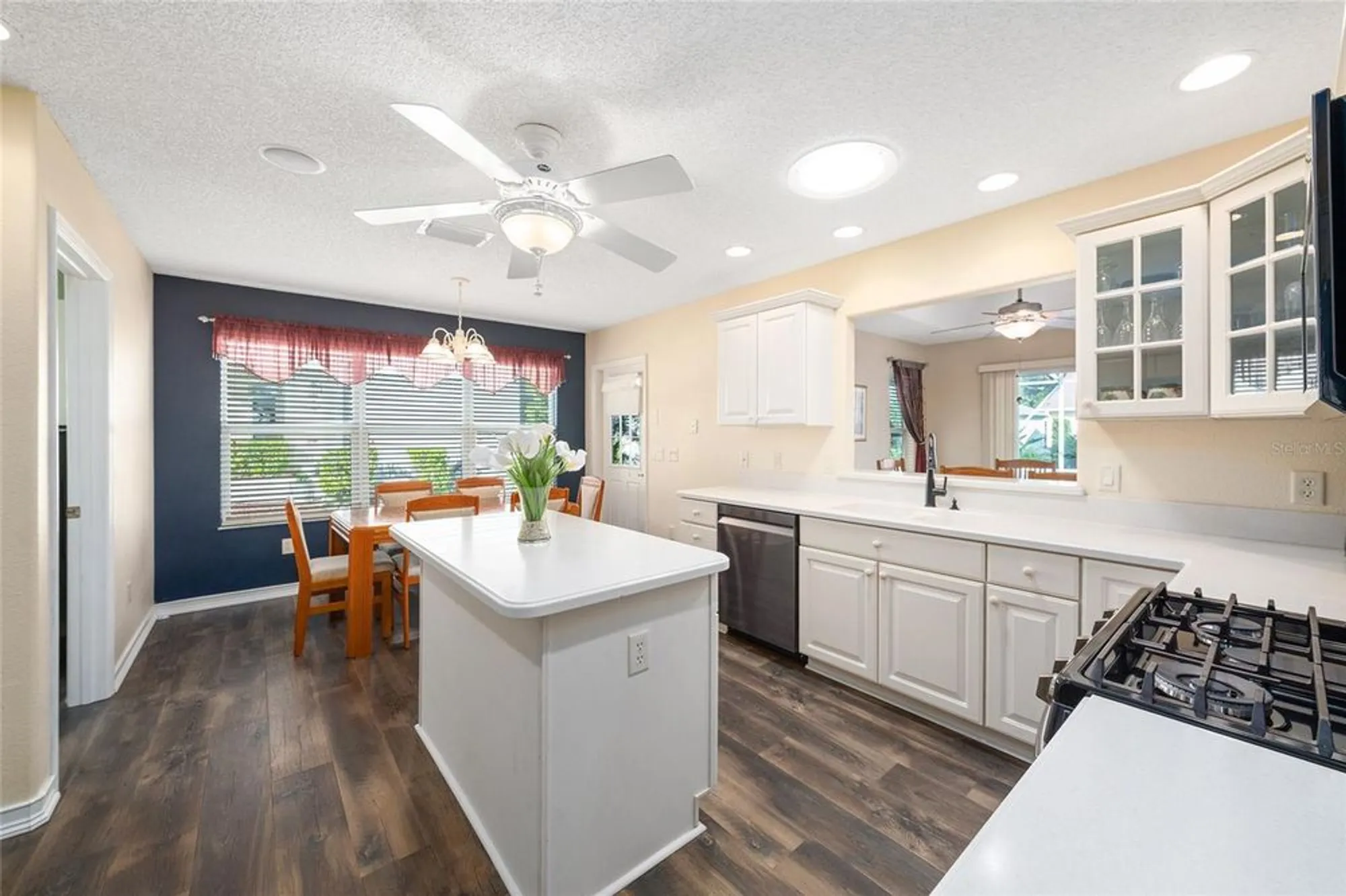Property Slideshow image 11 of 47 | 1529 straton way, The Villages, FL, 32162