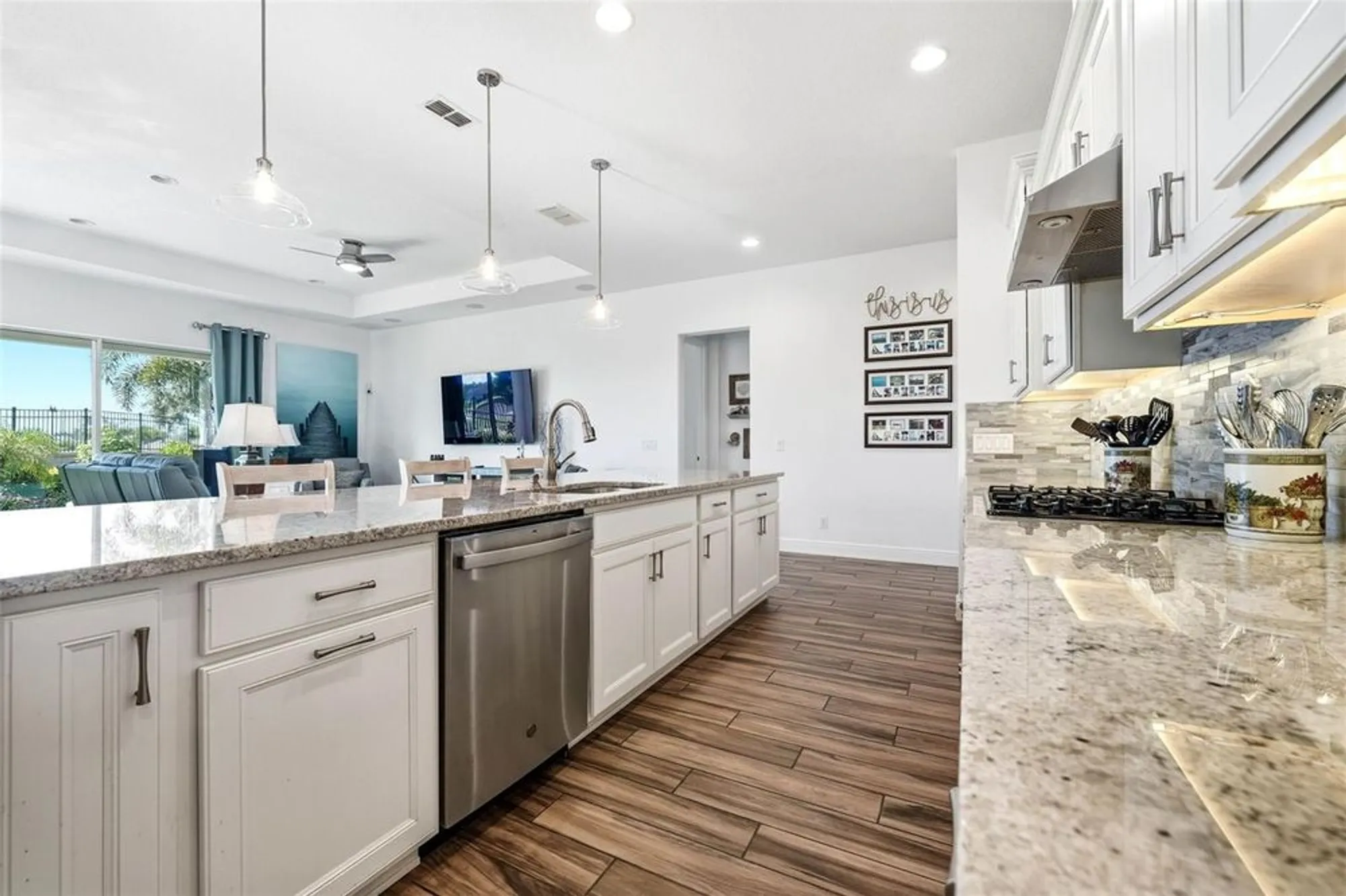 Property Slideshow image 17 of 60 | 2074 flora pass pl, Kissimmee, FL, 34747