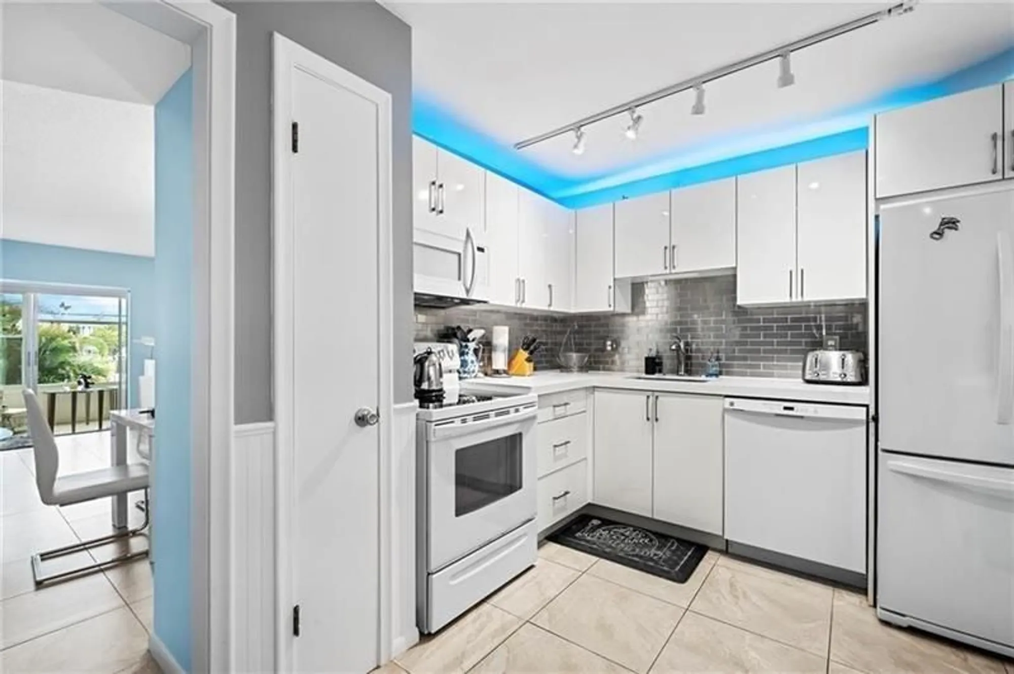 Property Slideshow image 9 of 32 | 4750 nw 22nd ct apt 208, Lauderhill, FL, 33313