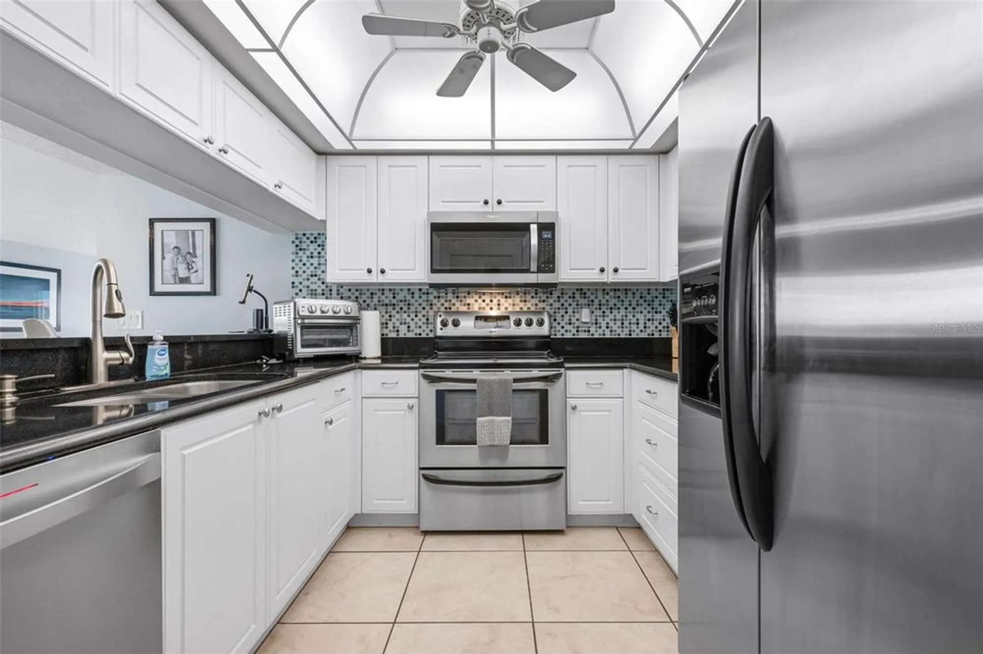 Property Slideshow image 18 of 53 | 1103 edgewater cir # 1103, Bradenton, FL, 34209