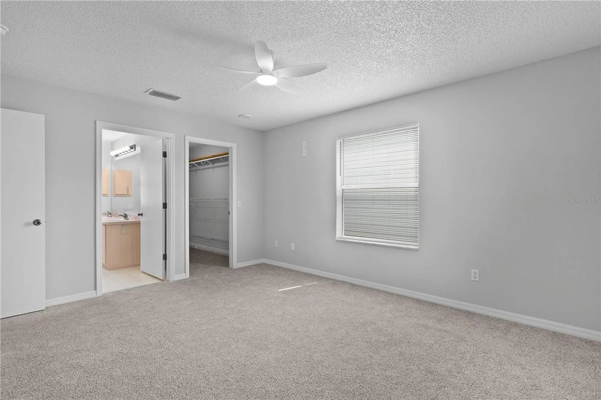 Property Slideshow image 15 of 41 | 807 ramos dr, The Villages, FL, 32159