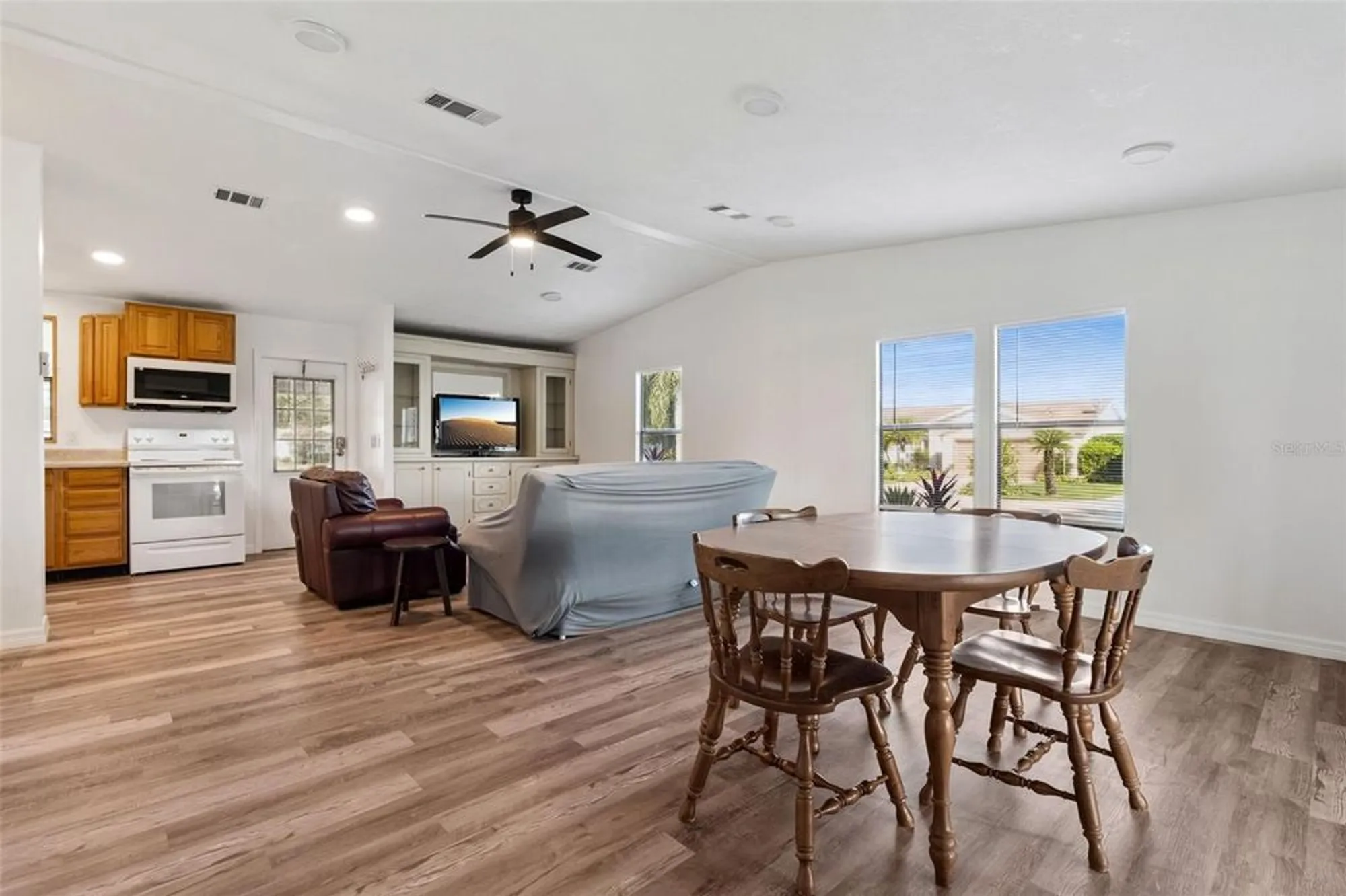 Property Slideshow image 9 of 42 | 24802 pine hl, Leesburg, FL, 34748