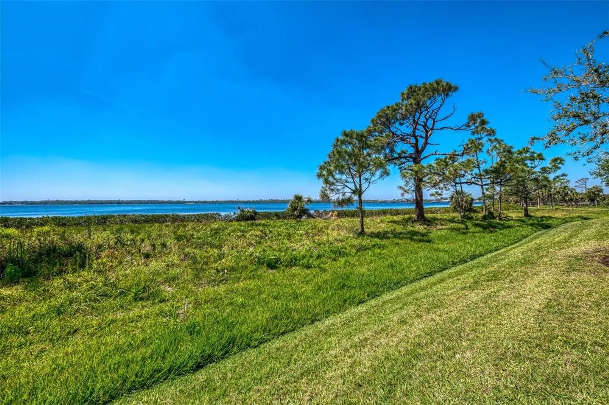 Property Slideshow image 47 of 82 | 4692 club dr # 101, Port Charlotte, FL, 33953