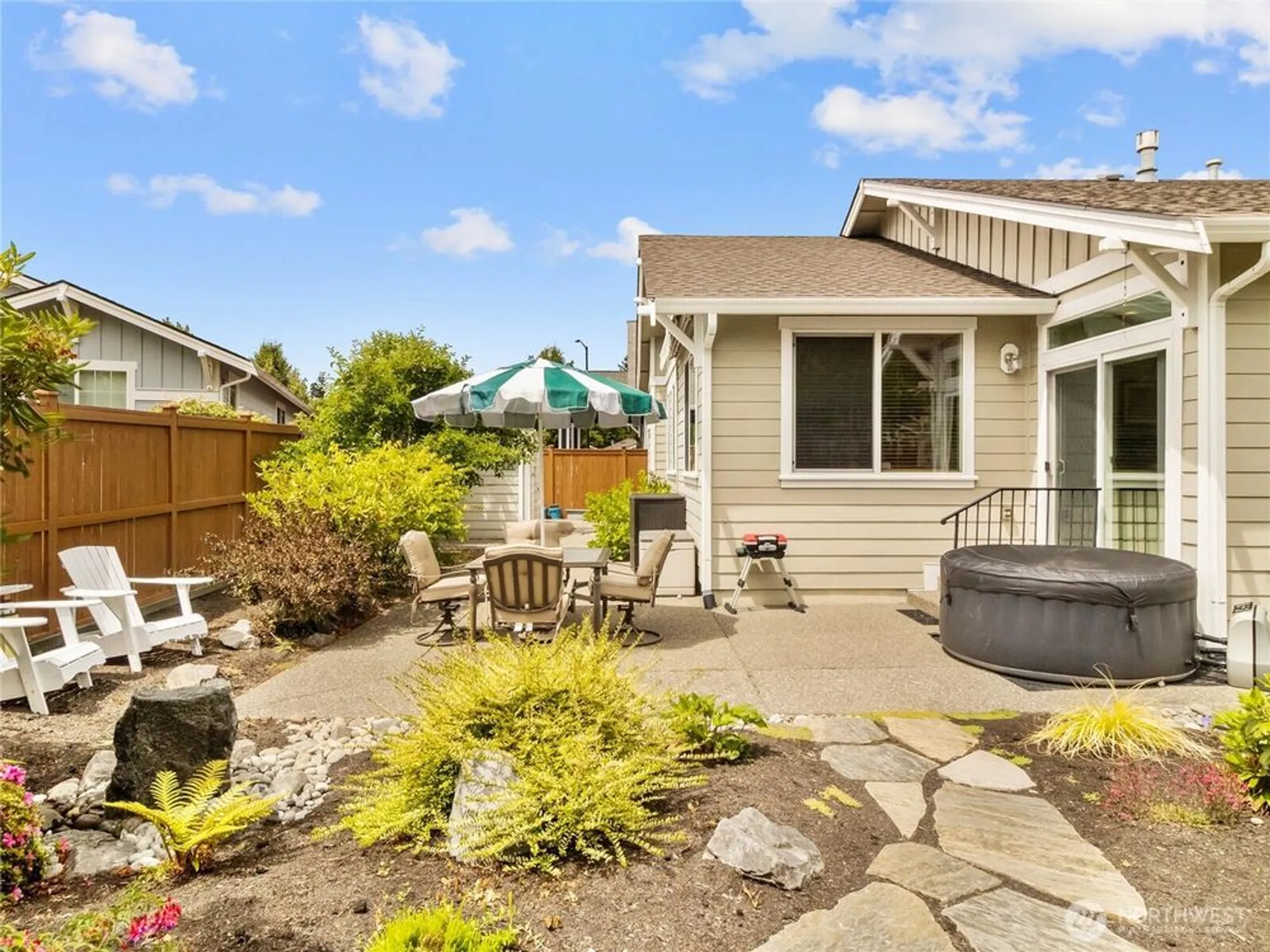 Property Slideshow image 29 of 40 | 4989 spokane st, Lacey, WA, 98516
