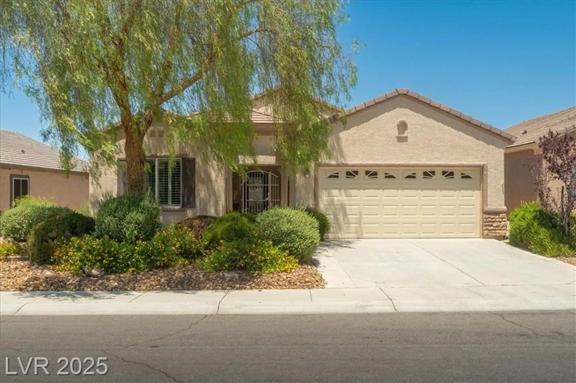 Property Slideshow image 2 of 47 | 2486 divine sky dr, Henderson, NV, 89044