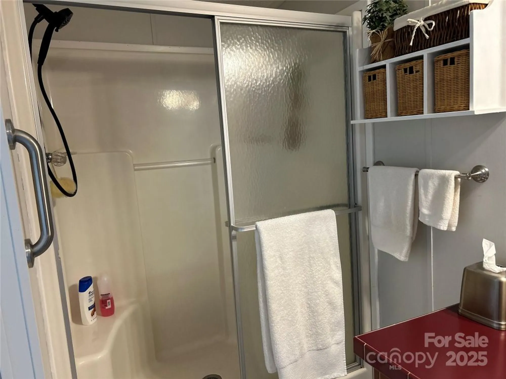 Property Slideshow image 25 of 43 | 429 riverwind dr, Hendersonville, NC, 28739