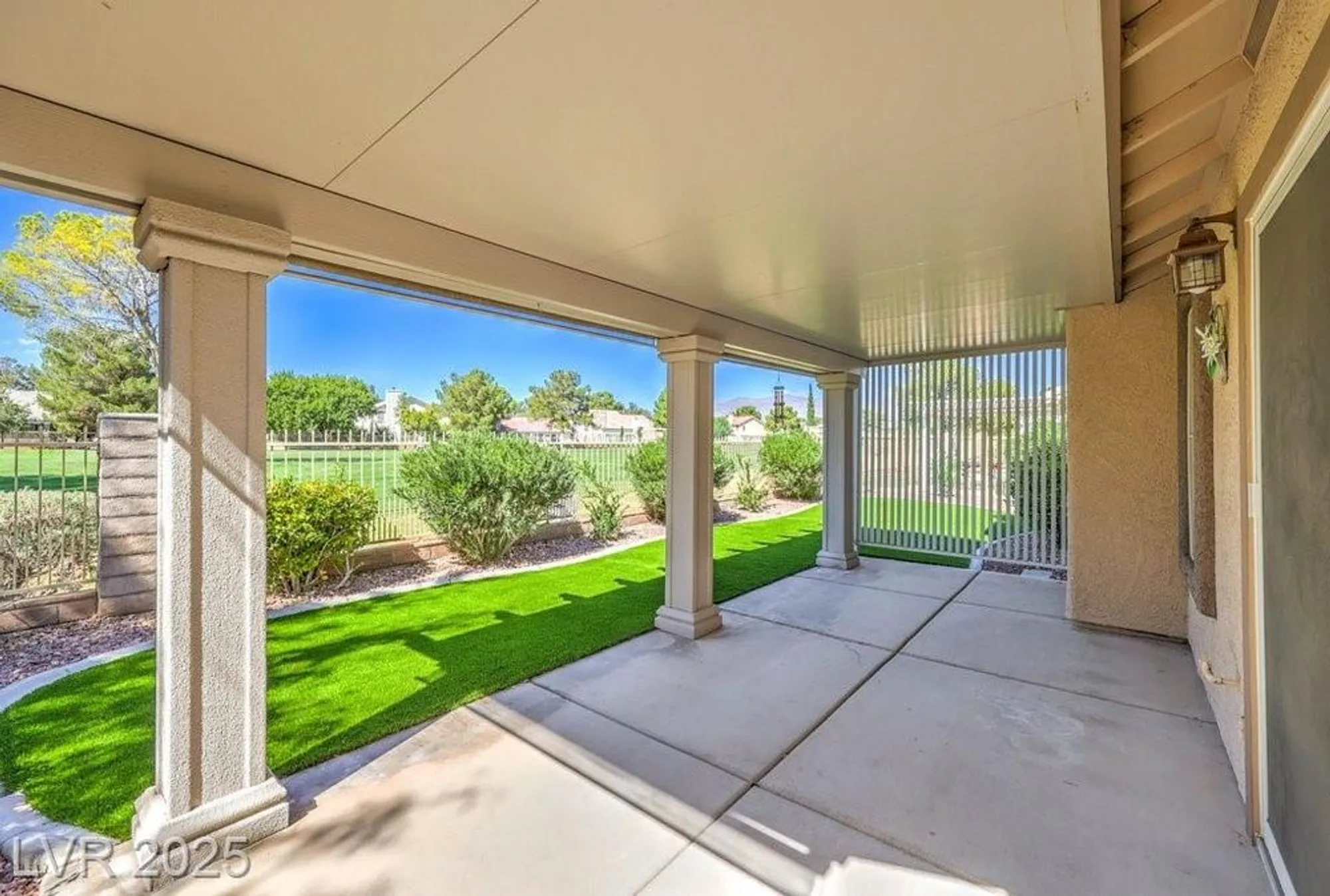 Property Slideshow image 19 of 63 | 5433 honey mesquite ln, Las Vegas, NV, 89130