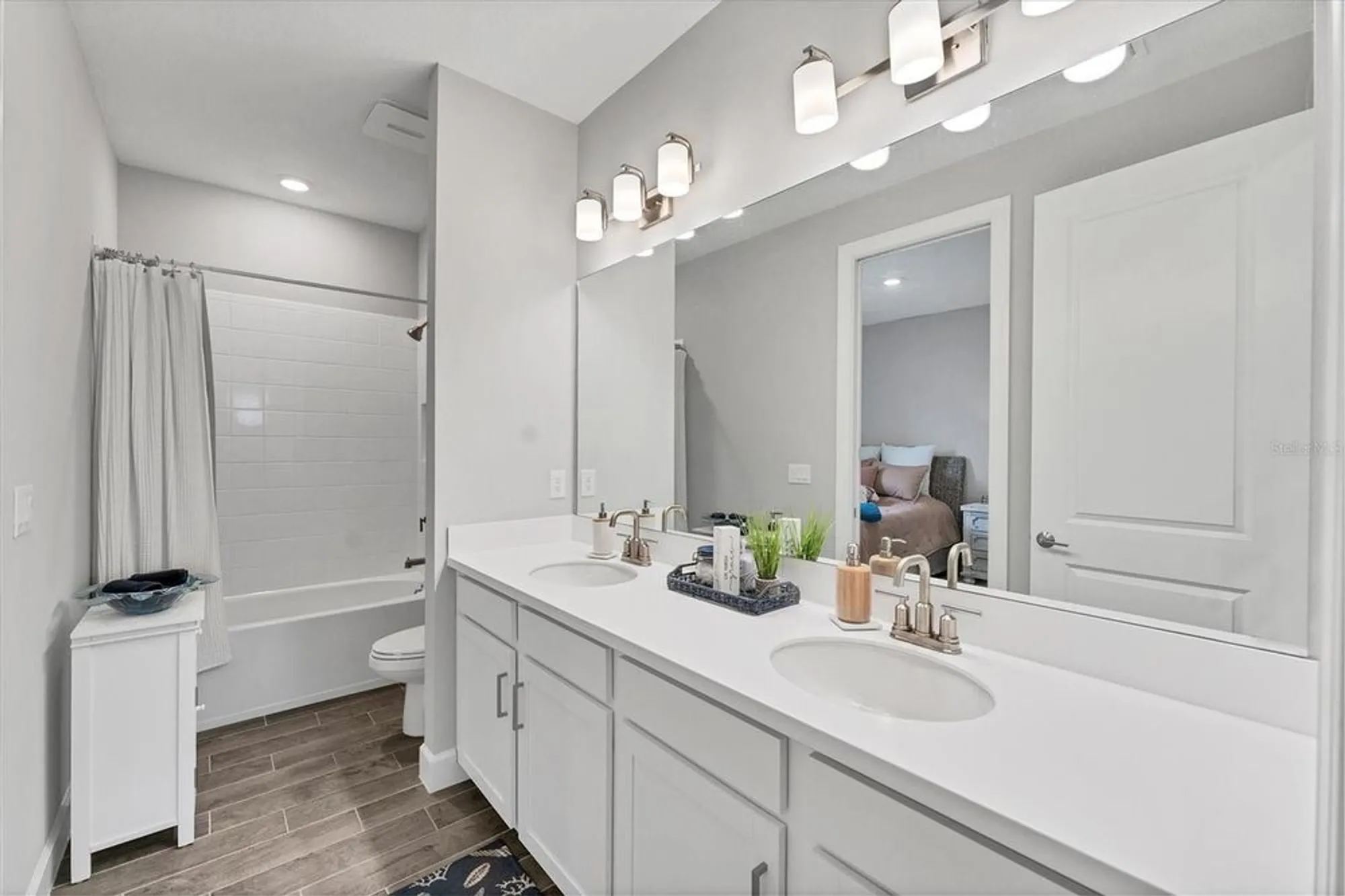 Property Slideshow image 27 of 99 | 3025 veneto ct, Bradenton, FL, 34211