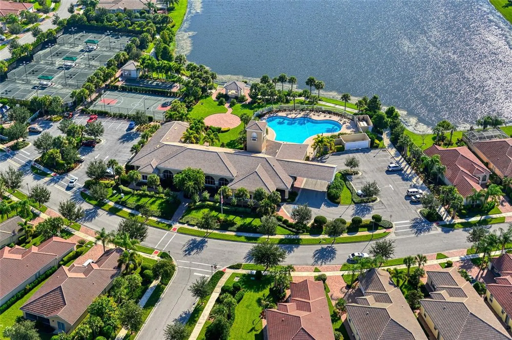 Property Slideshow image 43 of 49 | 1400 burgos dr, Sarasota, FL, 34238