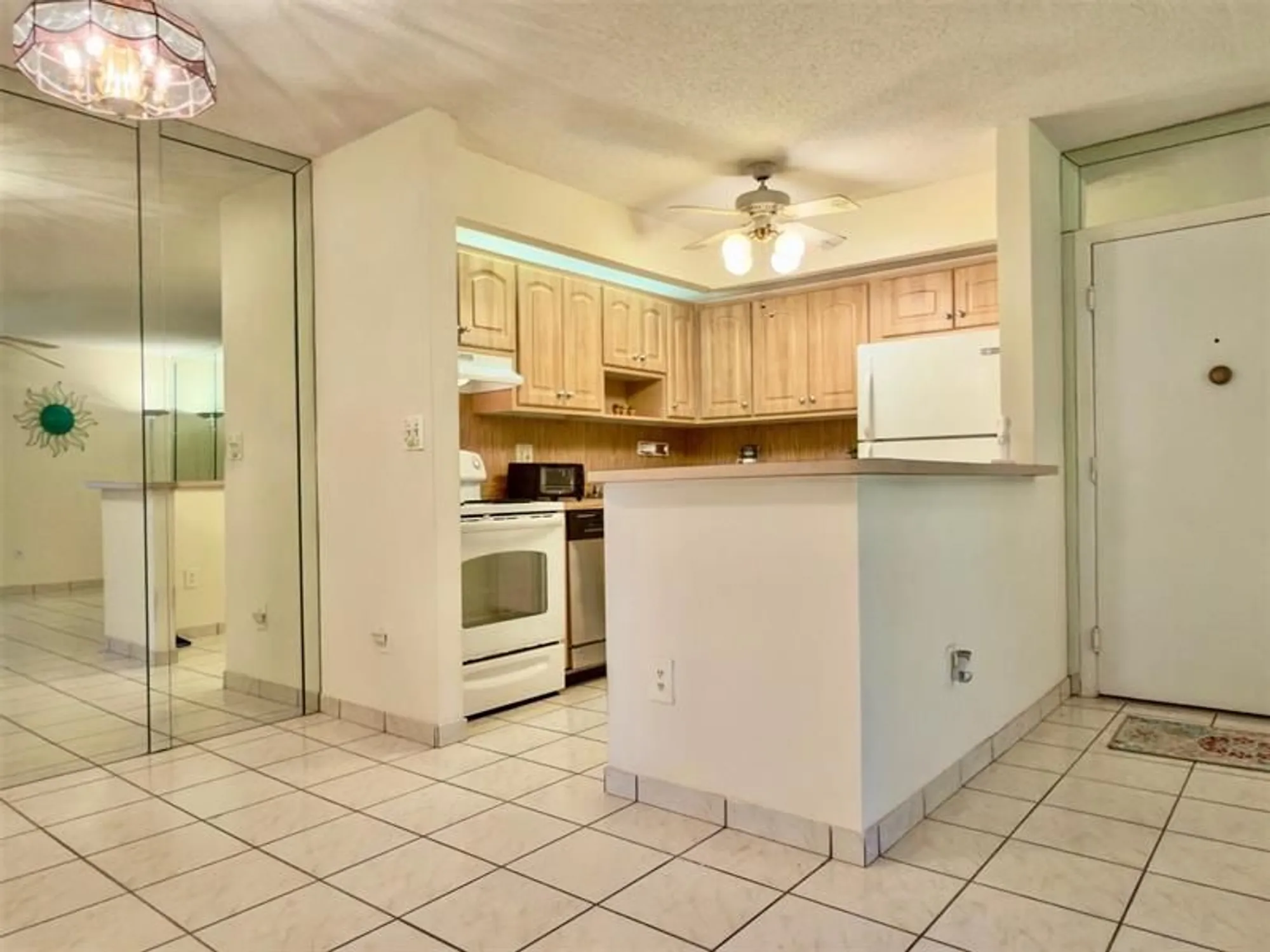 Property Slideshow image 8 of 51 | 9988 n belfort cir 111, Tamarac, FL, 33321