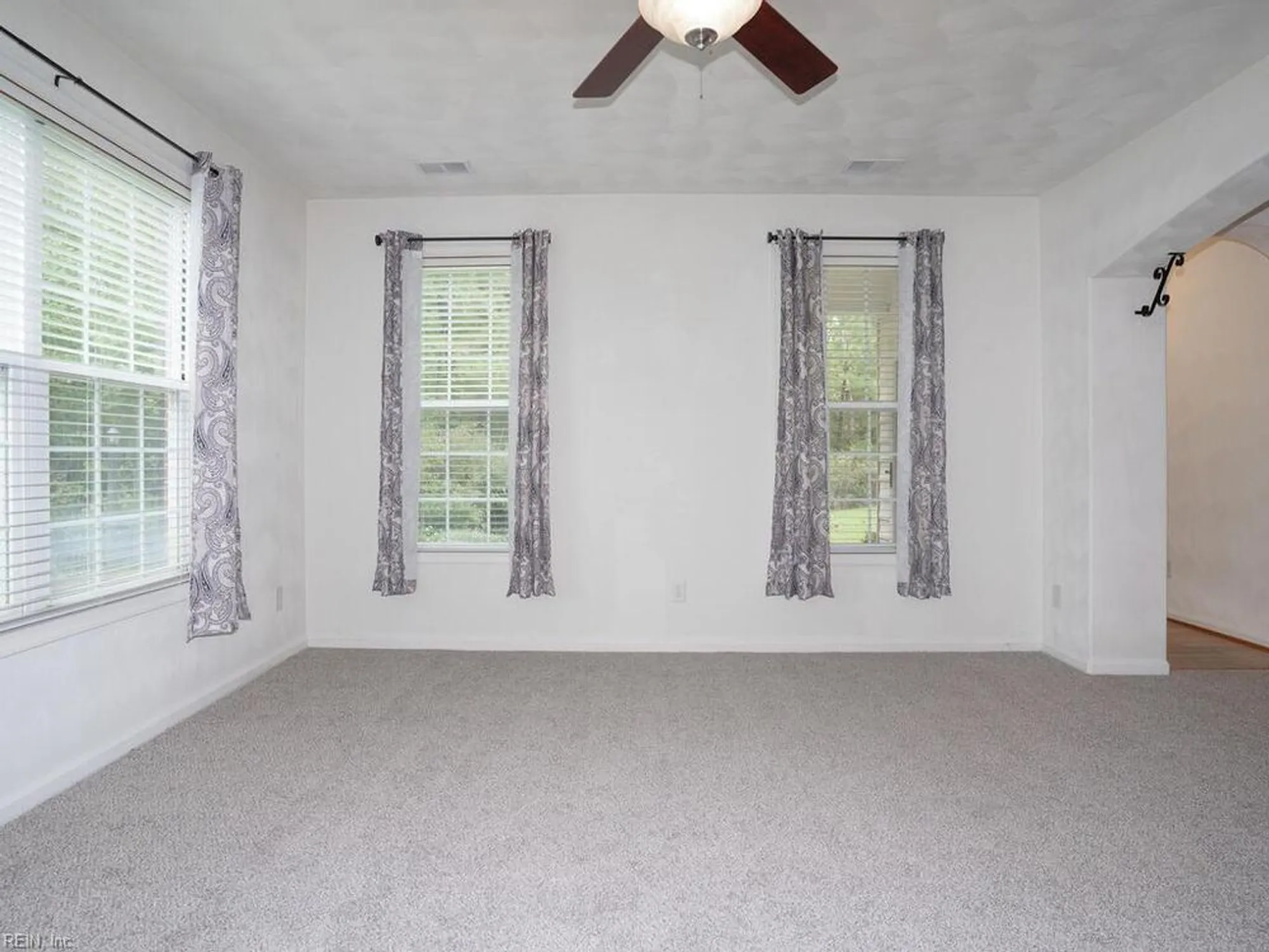 Property Slideshow image 14 of 36 | 2849 majestic oak ct, Virginia Beach, VA, 23456