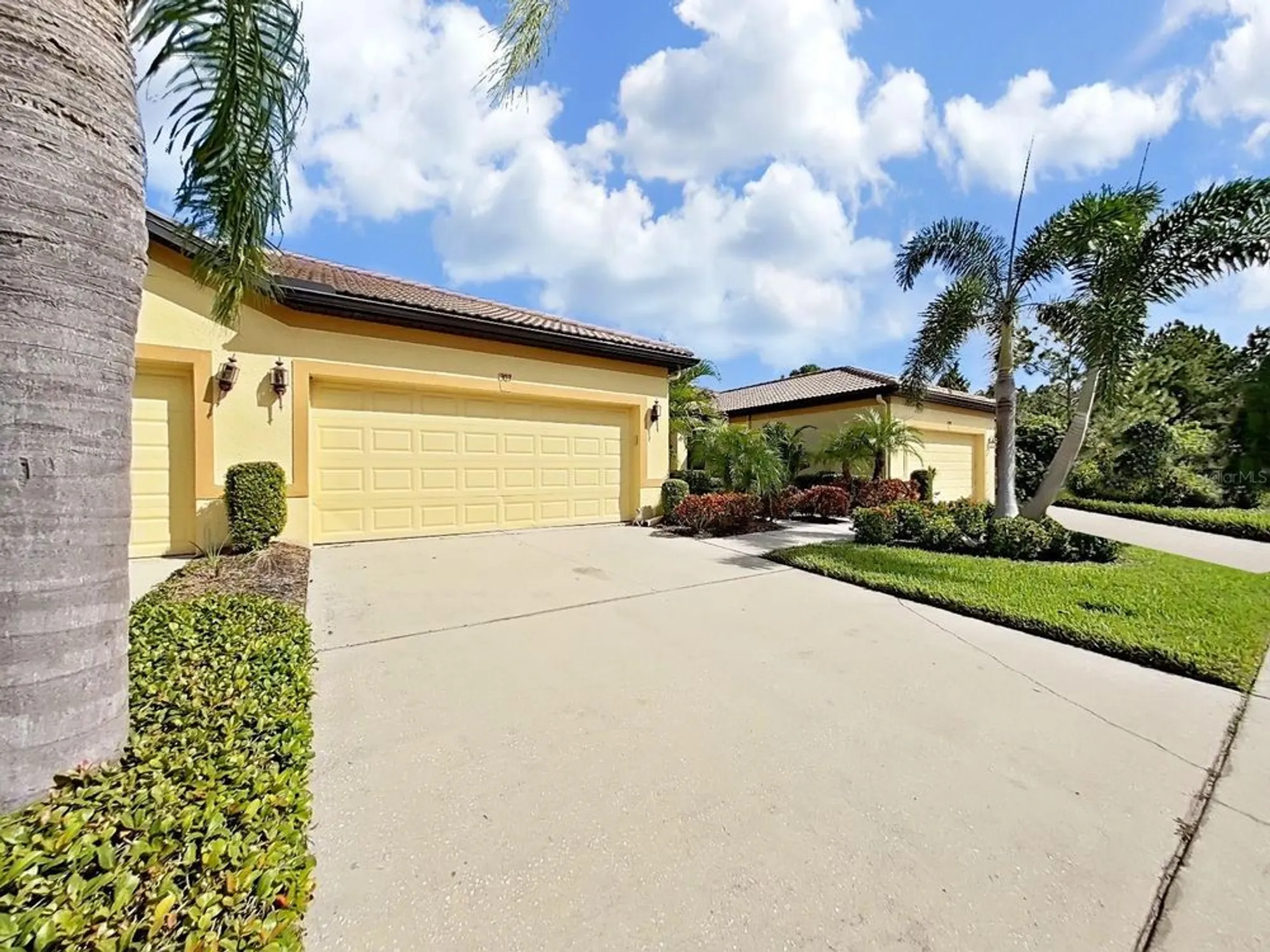 Property Slideshow image 90 of 100 | 303 bluewater falls ct, Apollo Beach, FL, 33572