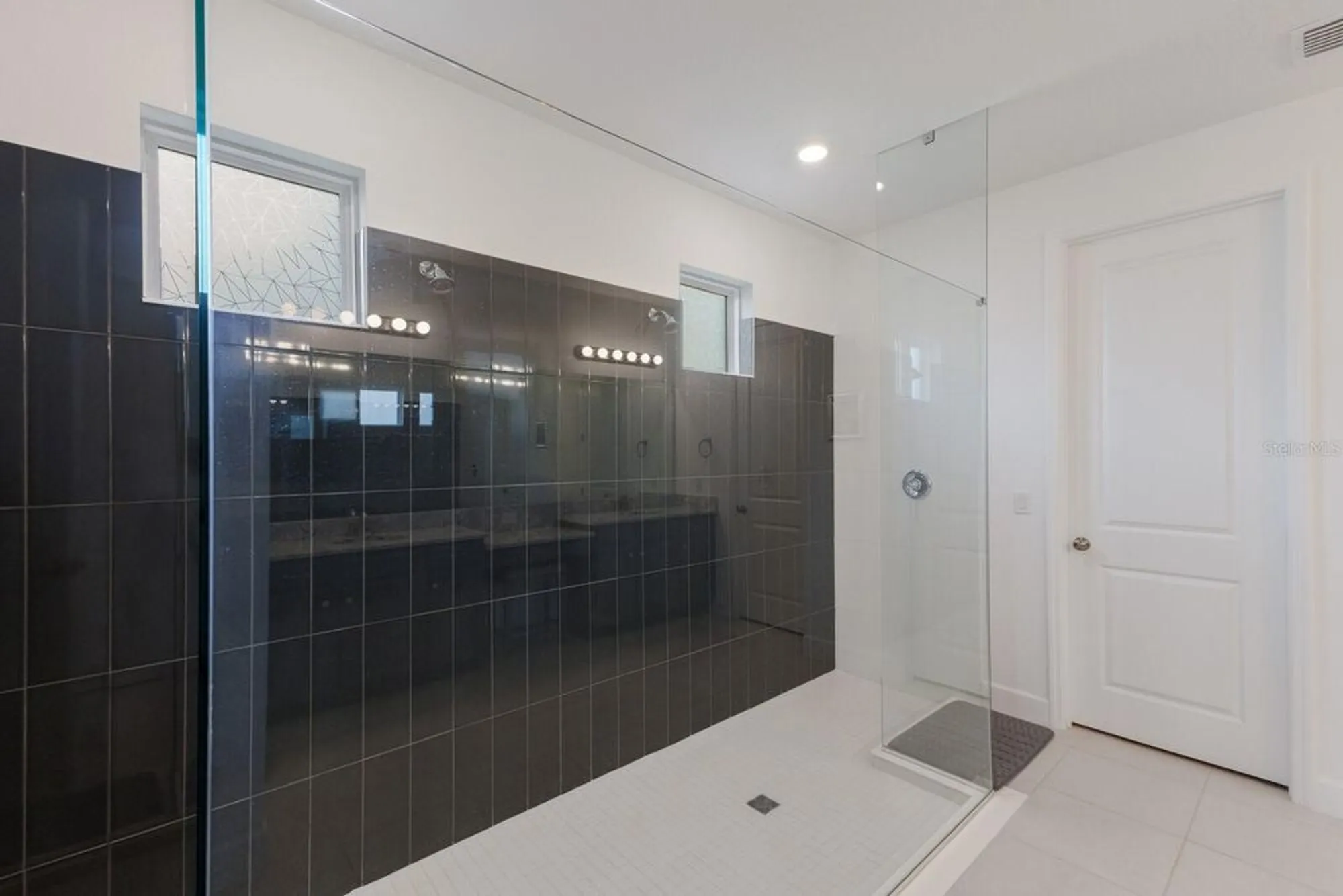 Property Slideshow image 23 of 42 | 4528 pond brook ct, Bradenton, FL, 34211