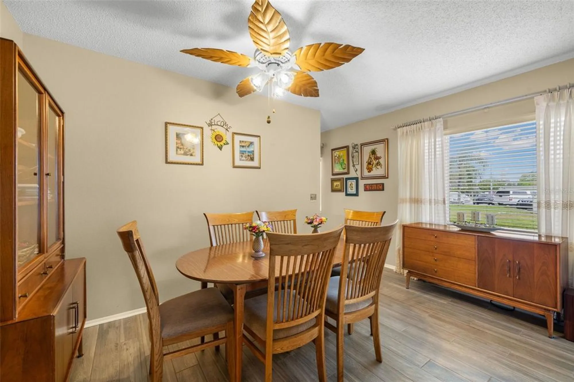 Property Slideshow image 9 of 39 | 2379 finlandia ln apt 21, Clearwater, FL, 33763
