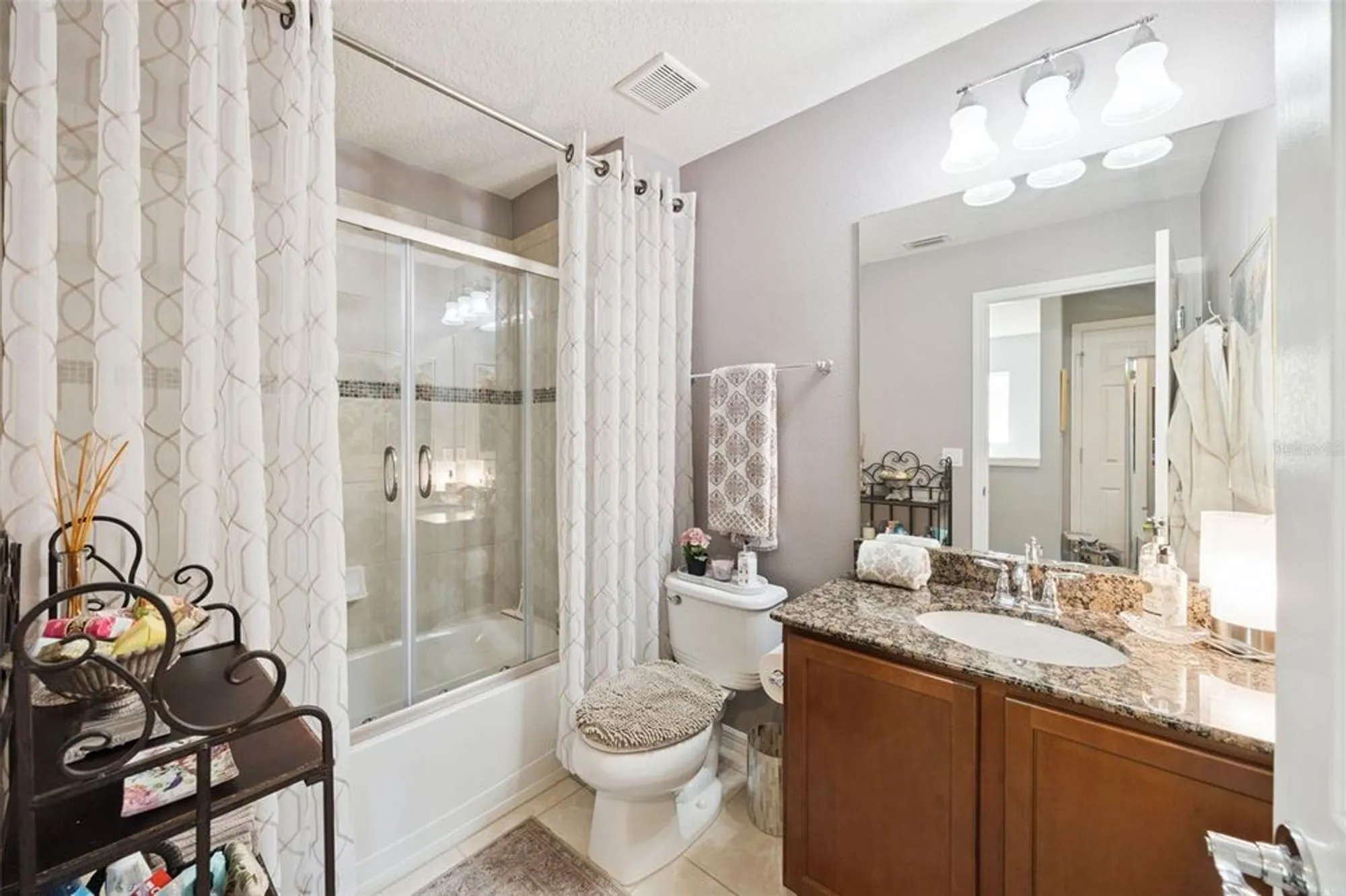 Property Slideshow image 15 of 38 | 12033 forsythia dr, Orlando, FL, 32827