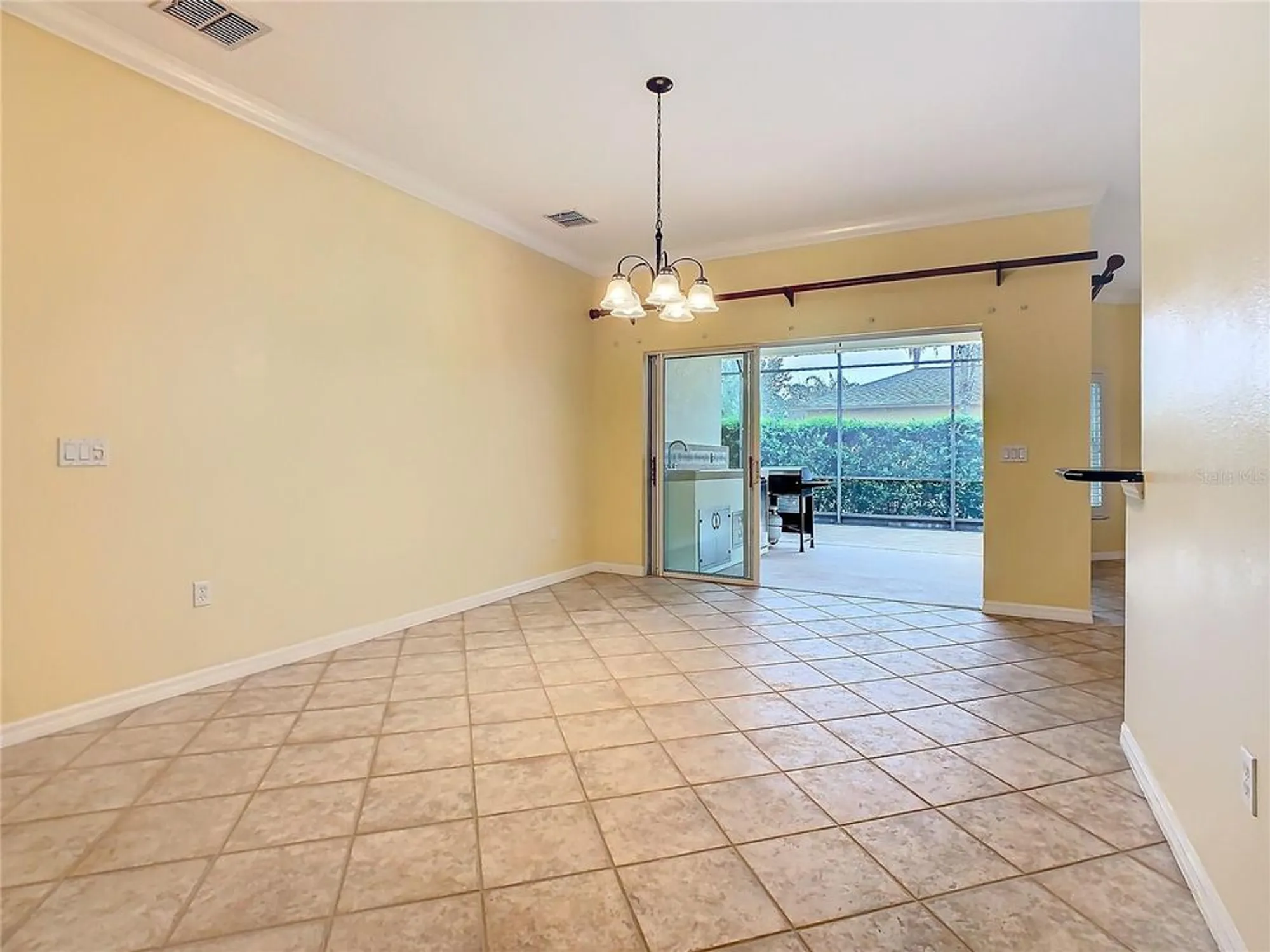 Property Slideshow image 12 of 63 | 100 ventana dr, Kissimmee, FL, 34759