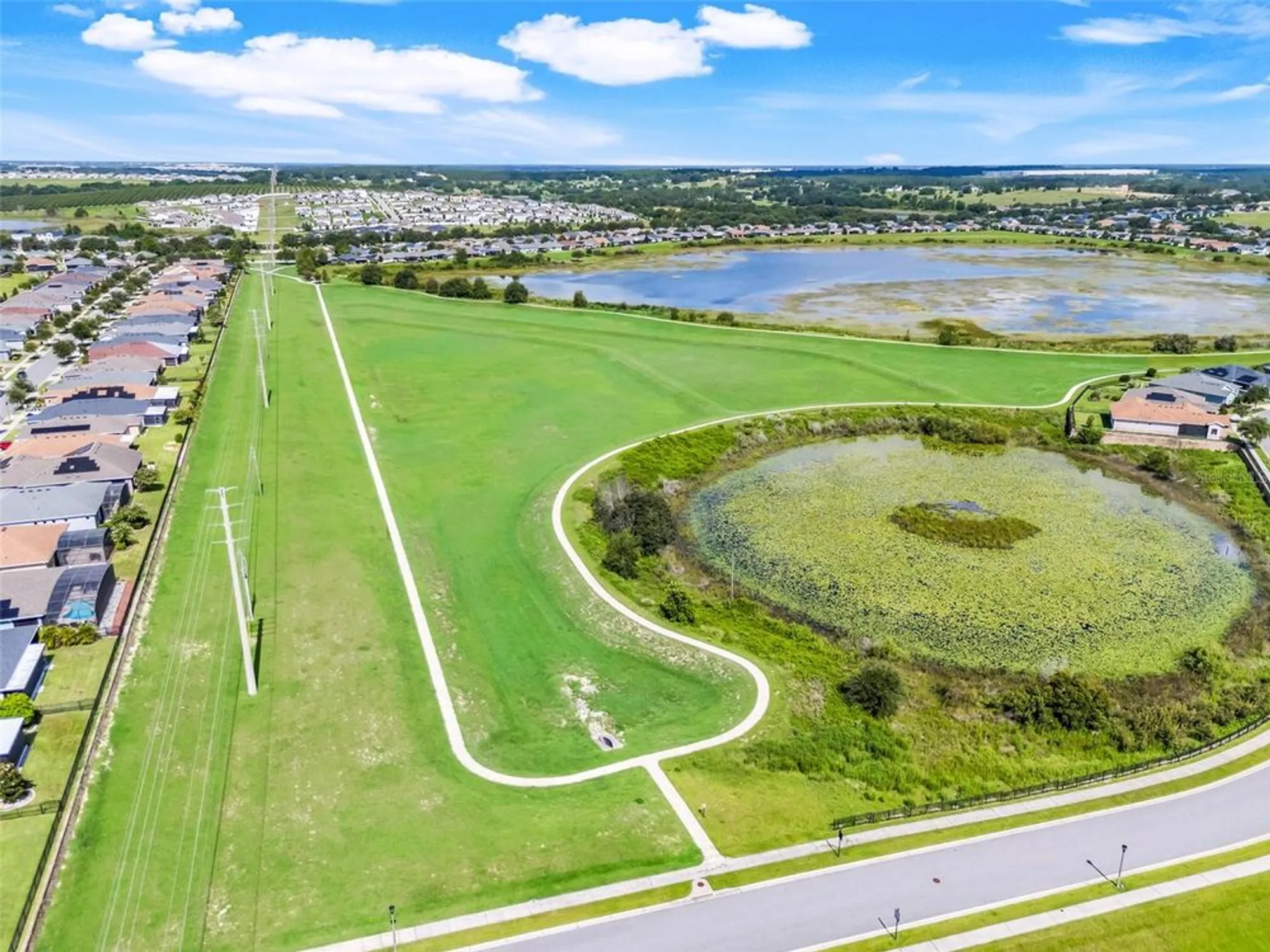 Property Slideshow image 45 of 52 | 815 hidden moss dr, Groveland, FL, 34736