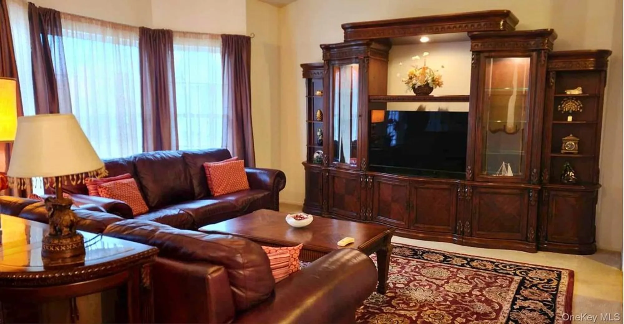 Property Slideshow image 3 of 25 | 512 narragansett villas dr, Lindenhurst, NY, 11757