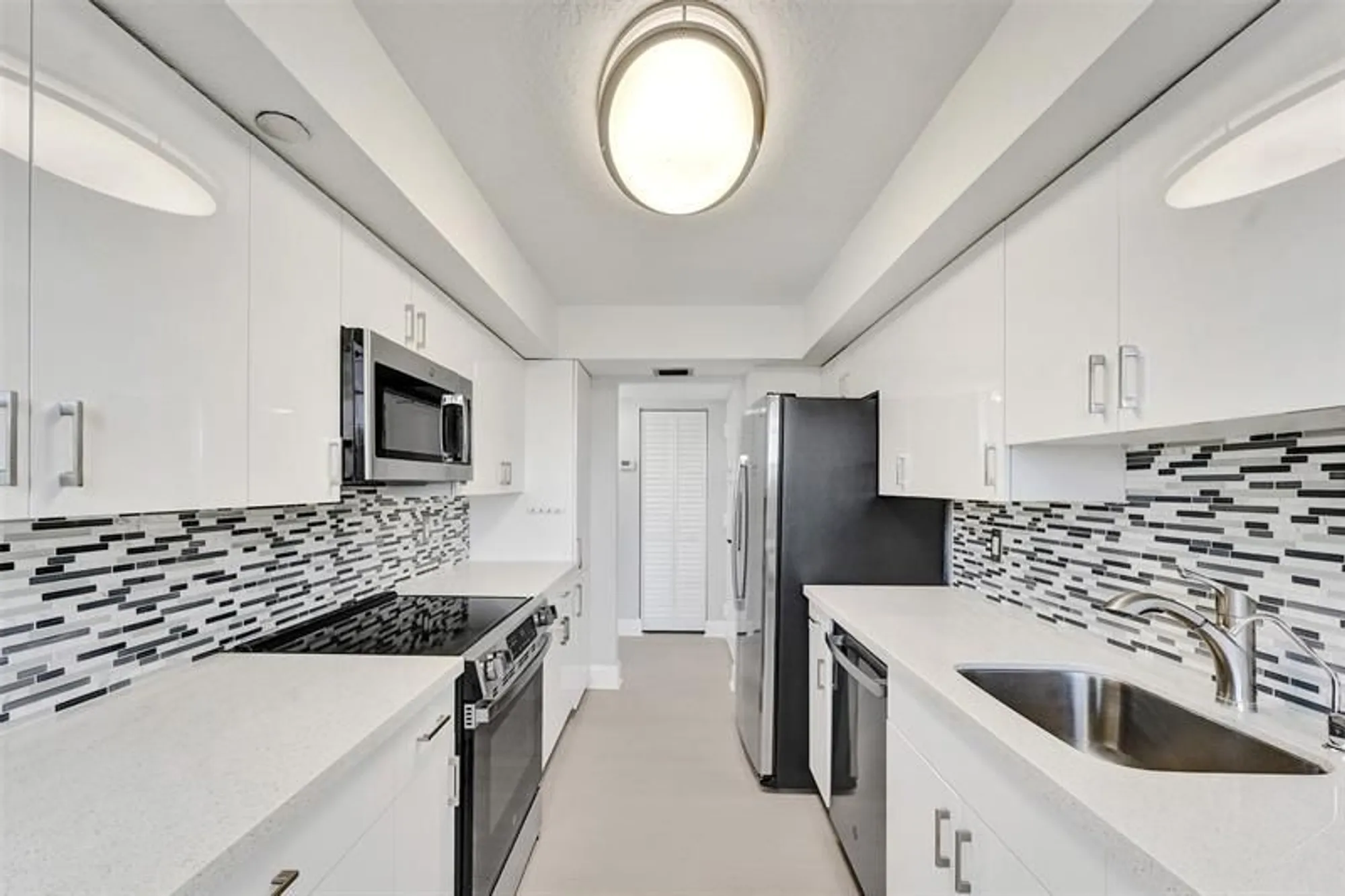 Property Slideshow image 8 of 34 | 1000 saint charles pl 305, Pembroke Pines, FL, 33026