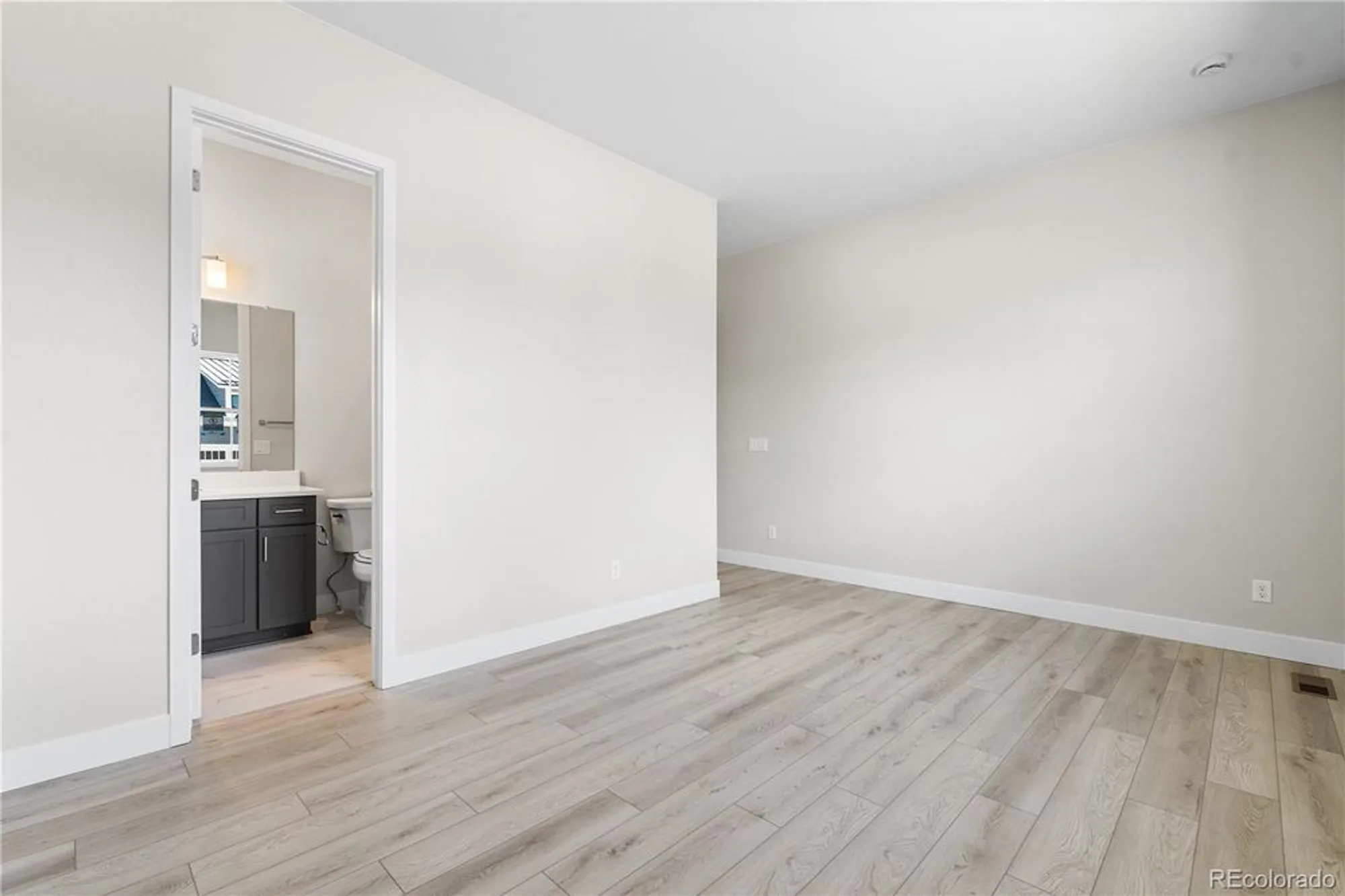 Property Slideshow image 10 of 38 | 11472 autumn moon st, Littleton, CO, 80125