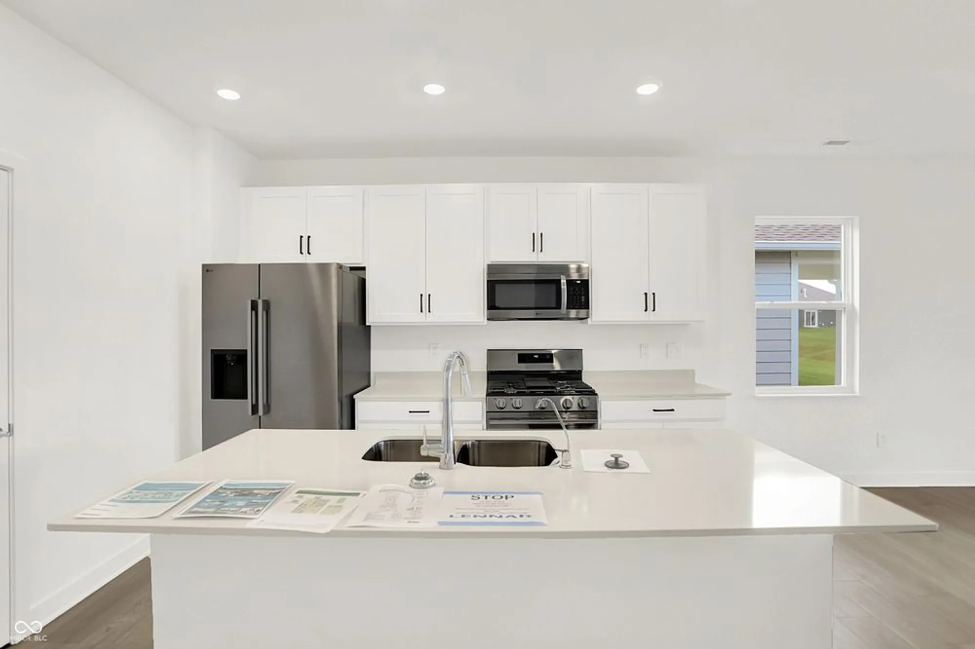 Property Slideshow image 8 of 34 | 5270 nettleton way, Avon, IN, 46123