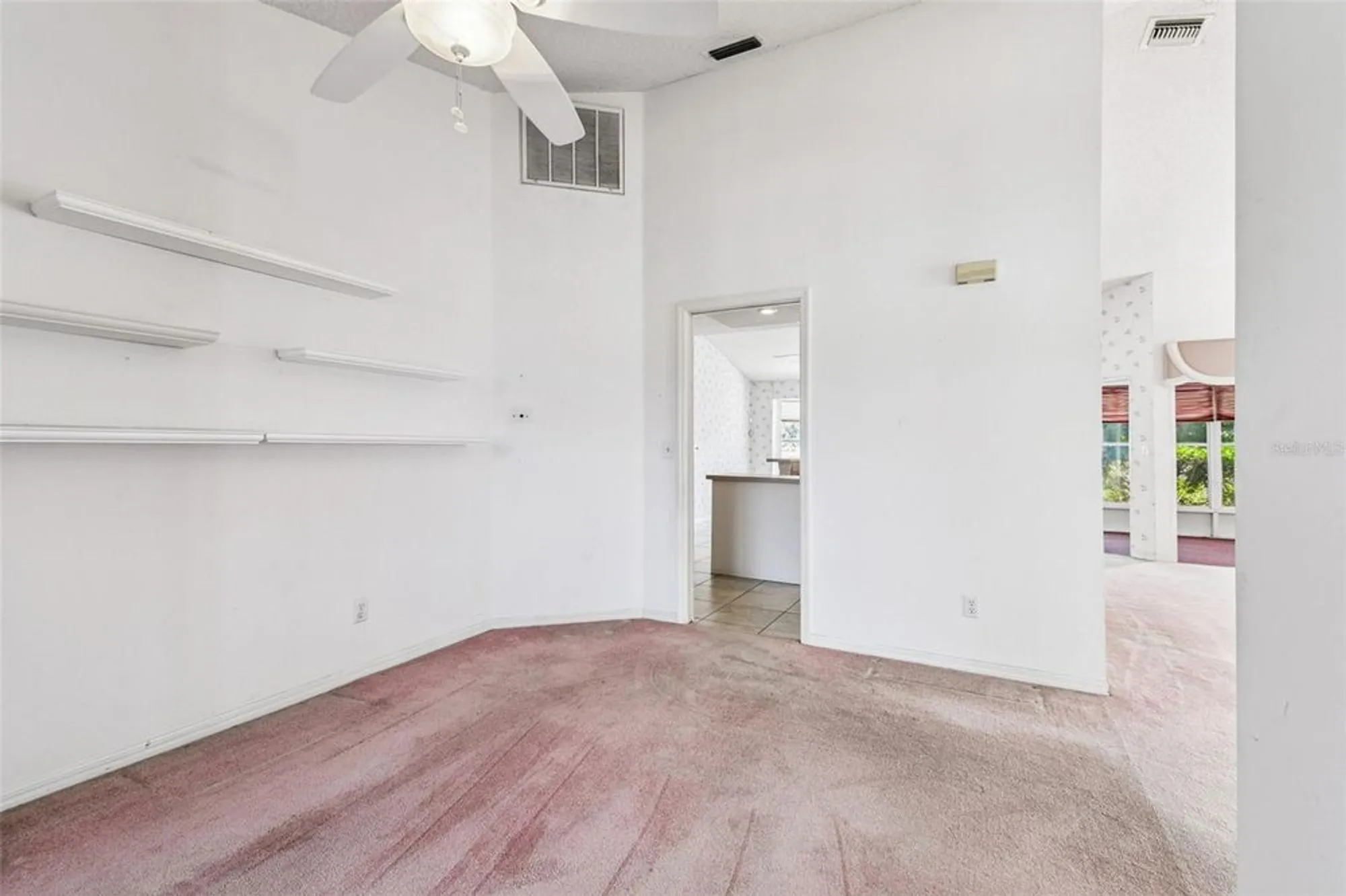 Property Slideshow image 11 of 39 | 2305 e del webb blvd, Sun City Center, FL, 33573