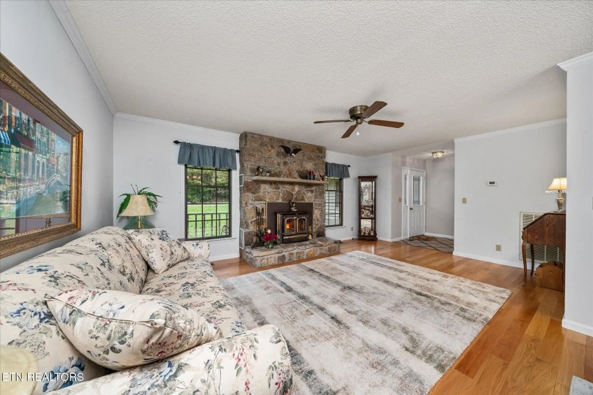 Property Slideshow image 5 of 44 | 34 beachwood ln, Crossville, TN, 38558