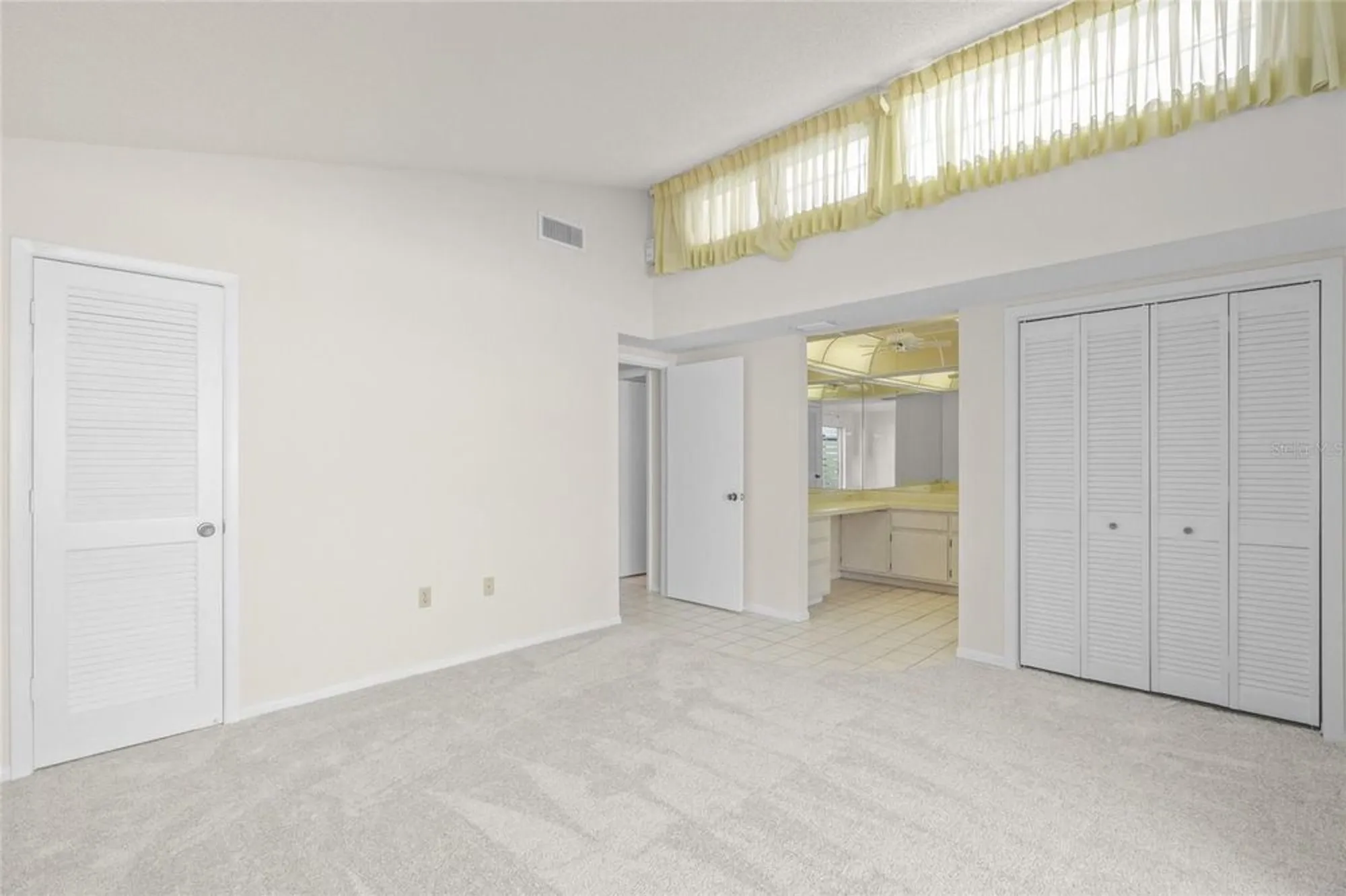 Property Slideshow image 17 of 35 | 6906 woodwind dr 12, Sarasota, FL, 34231