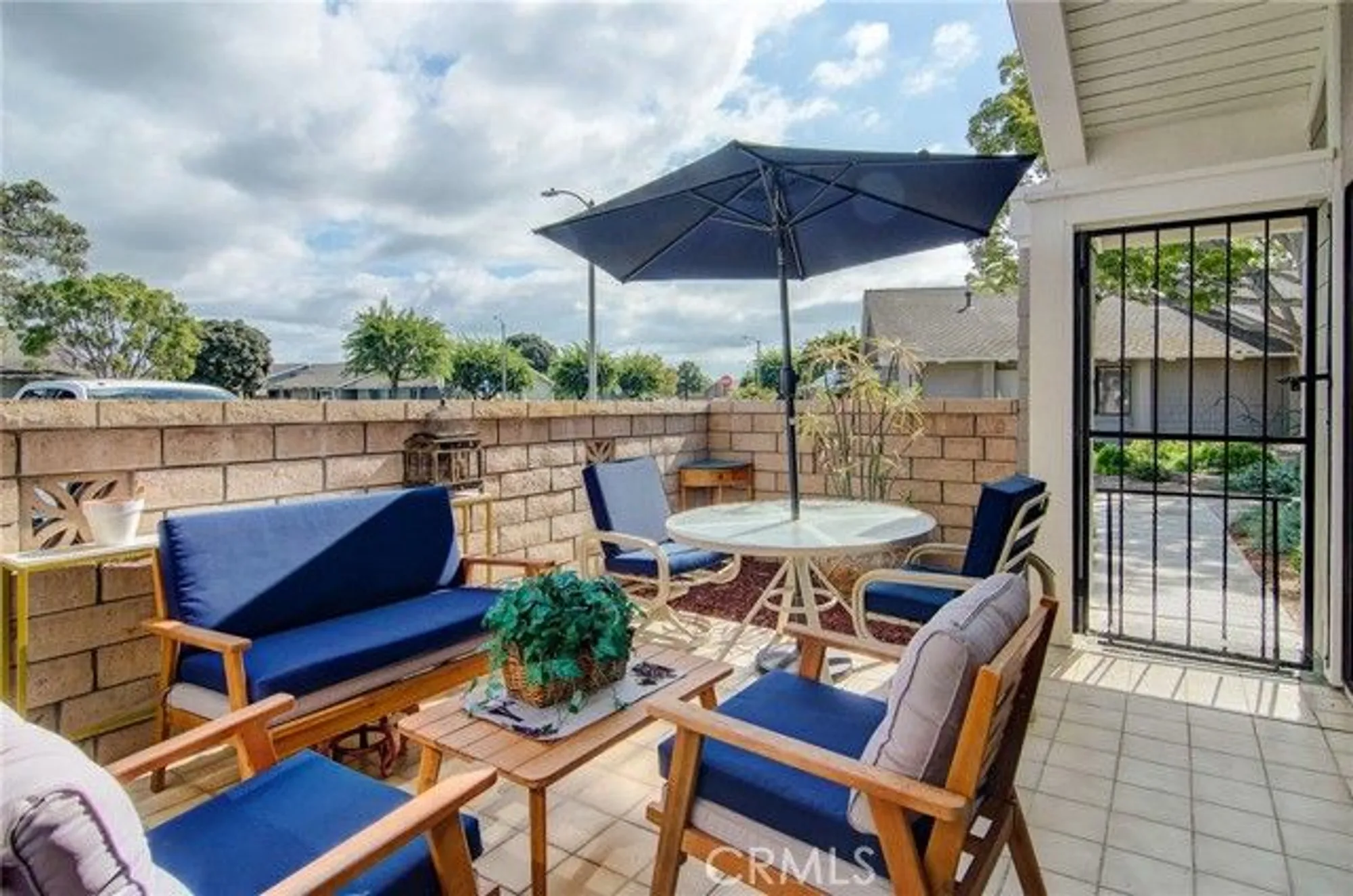 Property Slideshow image 4 of 27 | 8565 larkhall cir 802c, Huntington Beach, CA, 92646